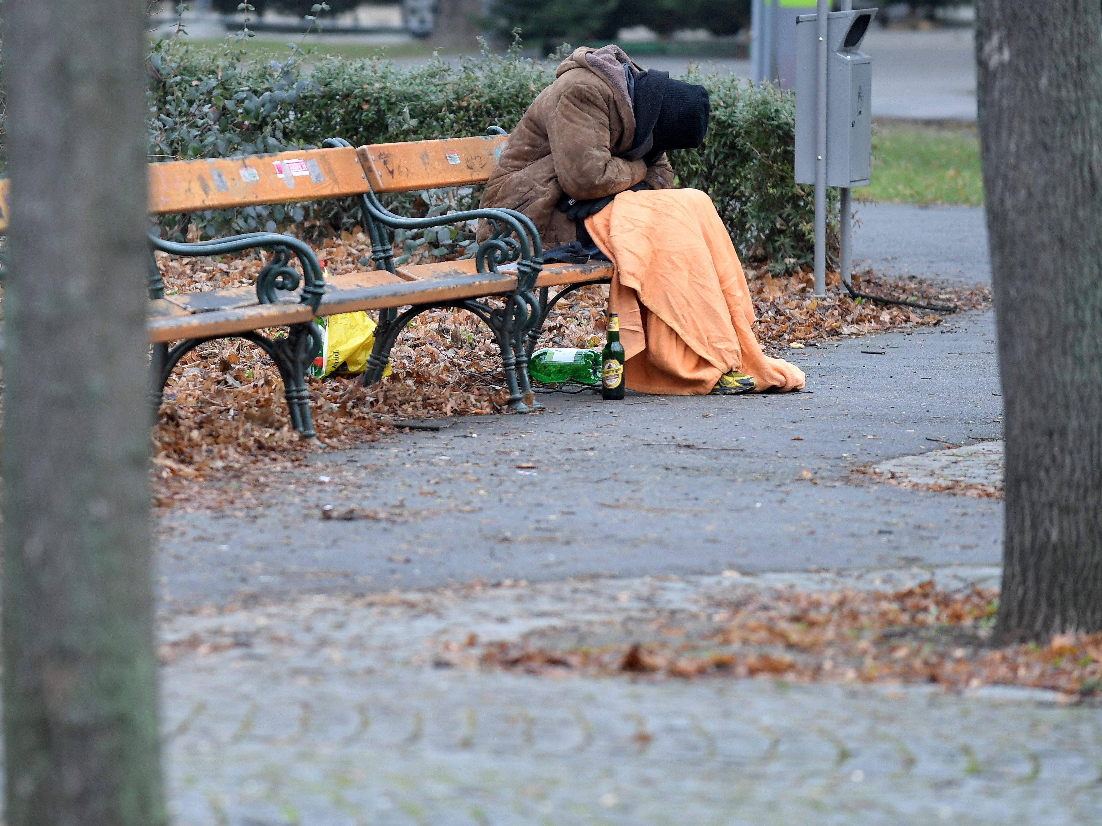 Am Kältetelefon können Aufenthaltsorte und Schlafplätze von Obdachlosen gemeldet werden.