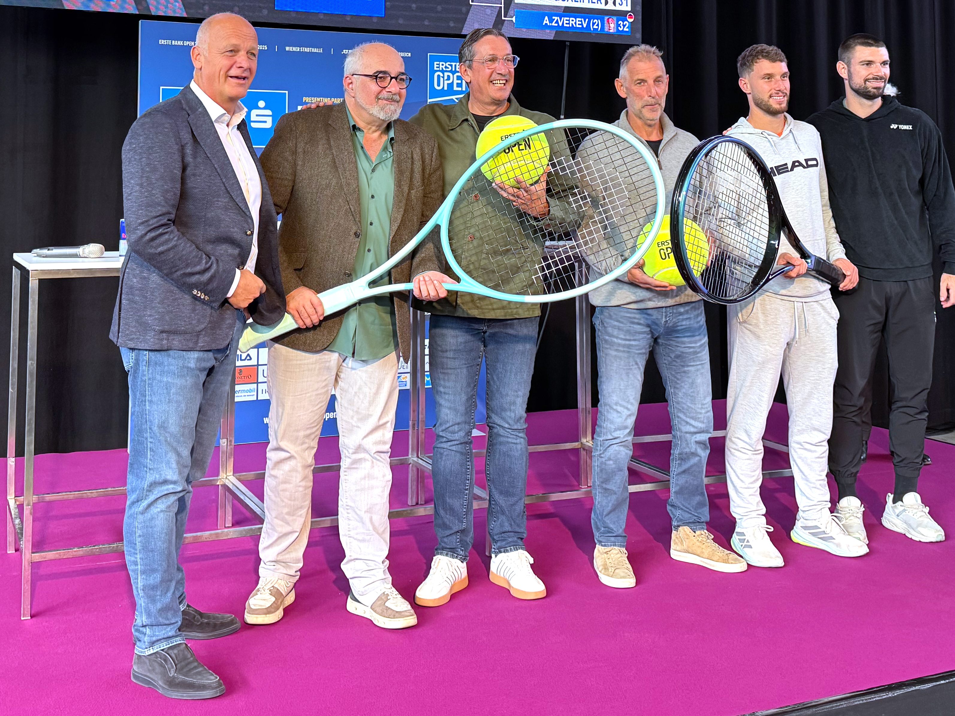 Gegner von Misolic (zweiter von rechts) und Rodionov (erster von rechts) bei Erste Bank Open in Wien stehen fest. Gegner von Misolic (zweiter von rechts) und Rodionov (erster von rechts) bei Erste Bank Open in Wien stehen fest.
