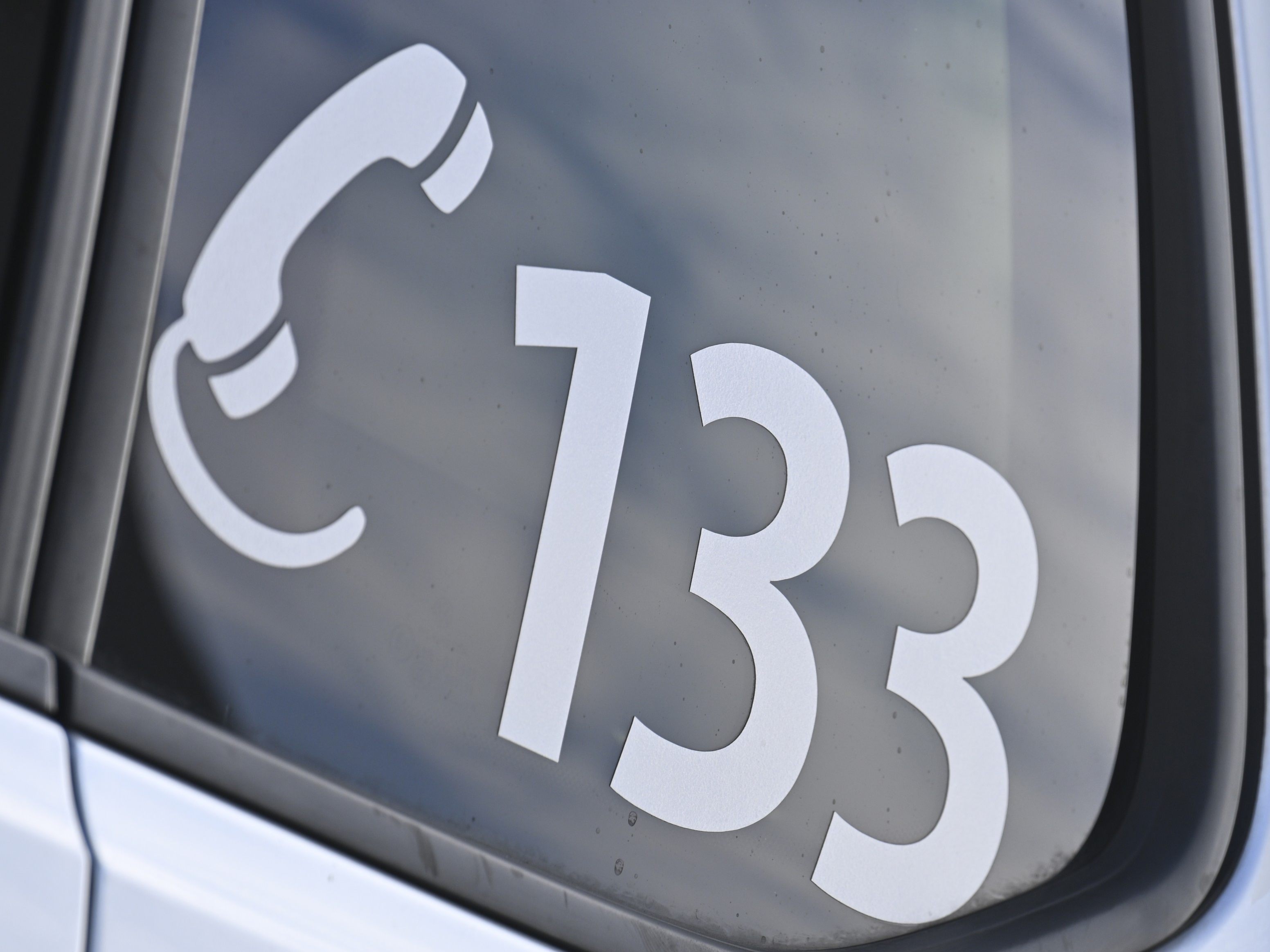 Zwei Festnahmen nach einem Raub in Wien. Zwei Festnahmen nach einem Raub in Wien.