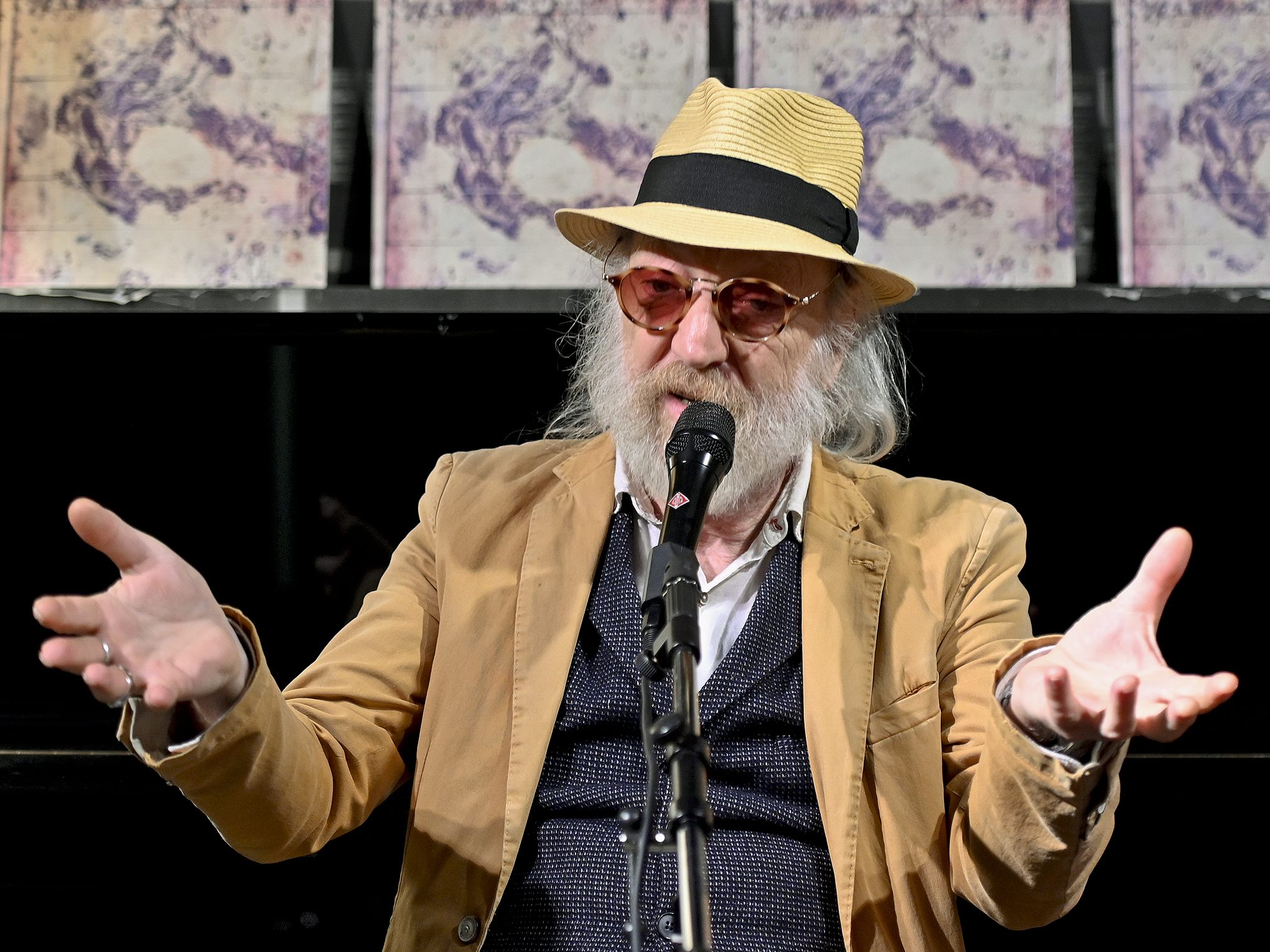 Roland Neuwirth wird 75. Roland Neuwirth wird 75.