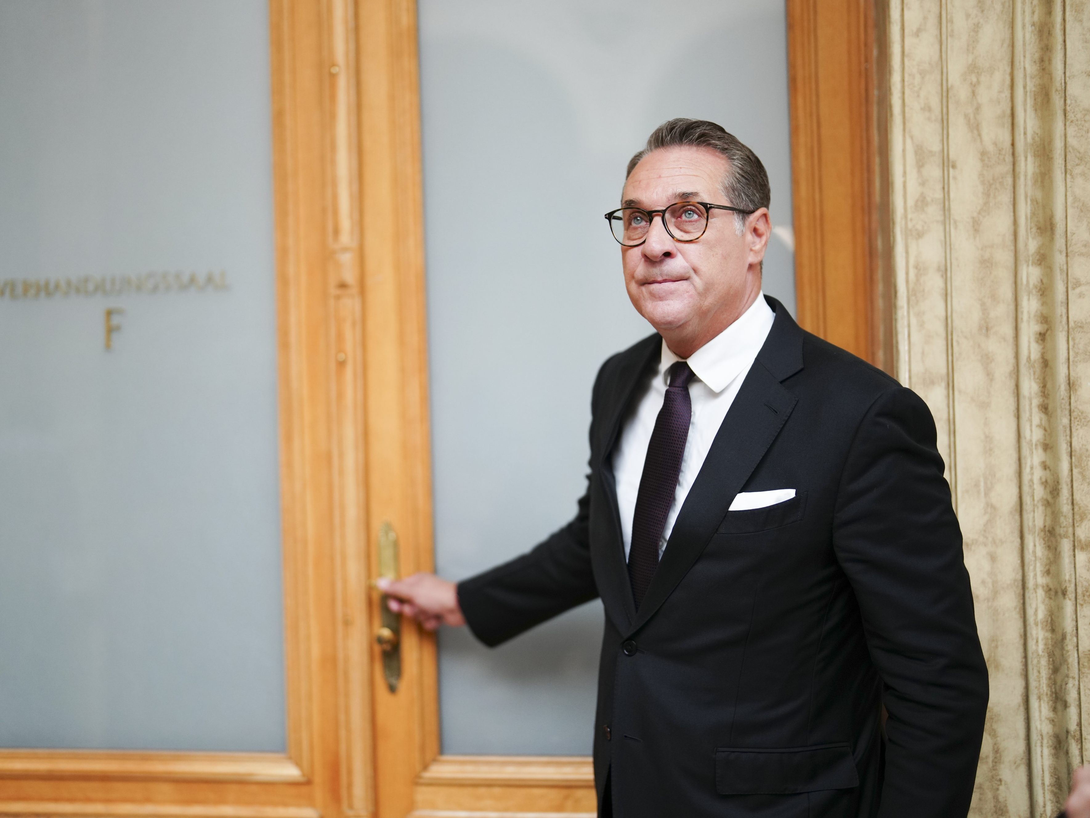 Die Verteidigung will die Anklage "evaluieren".