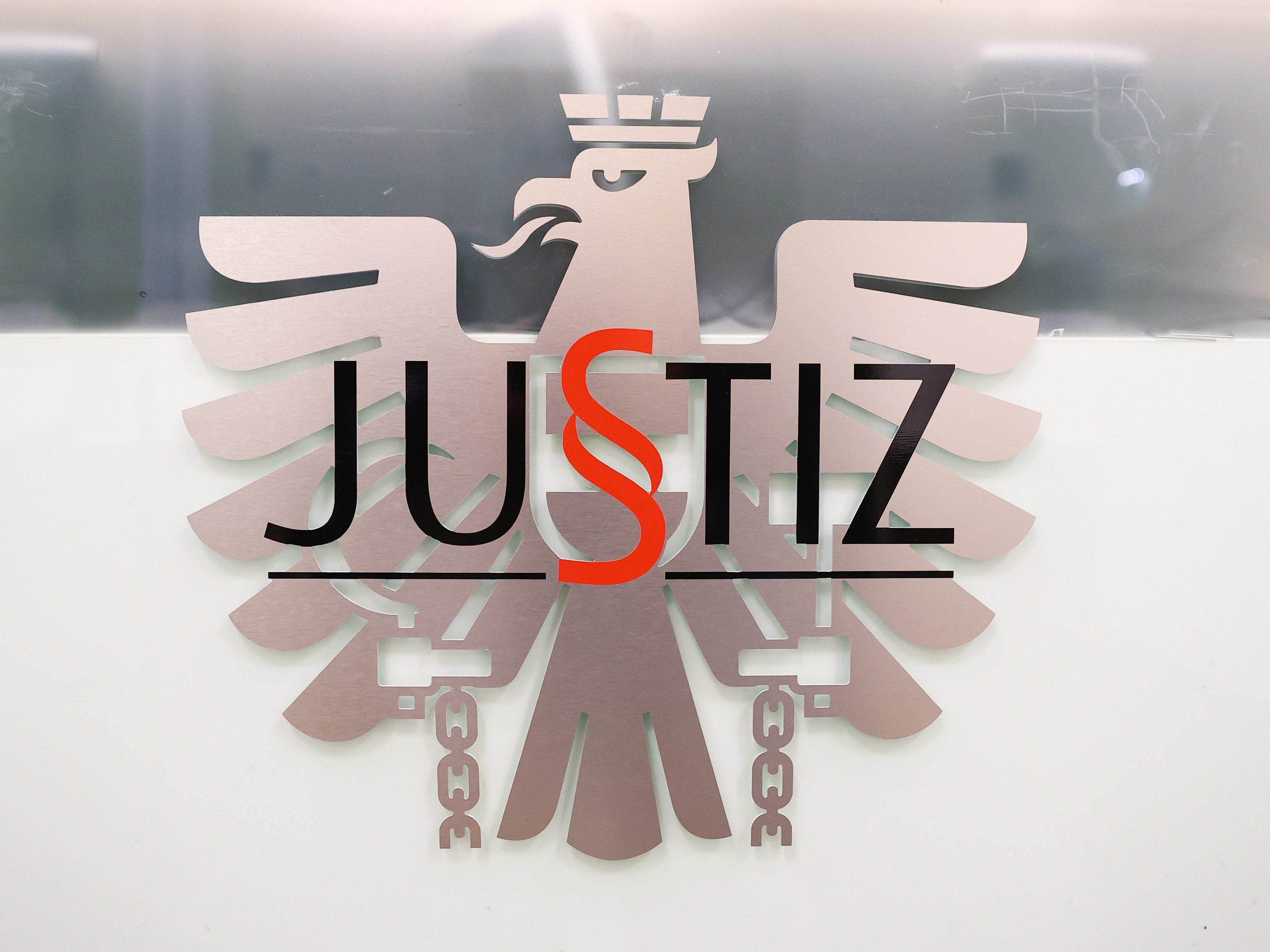 Juristen warnen vor einer Schwächung des Rechtsstaates. Juristen warnen vor einer Schwächung des Rechtsstaates.
