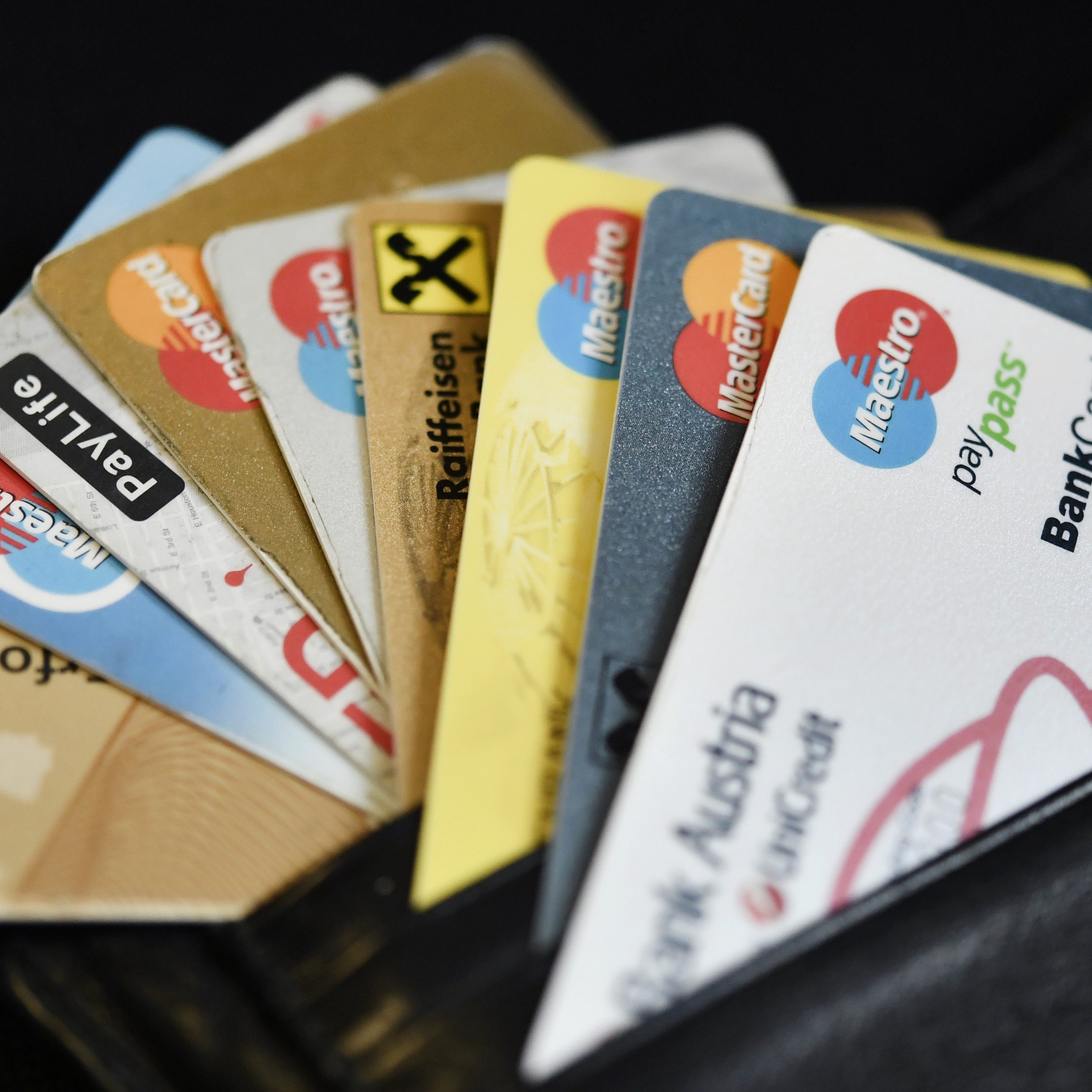 Insbesondere junge Menschen zahlen lieber bargeldlos.