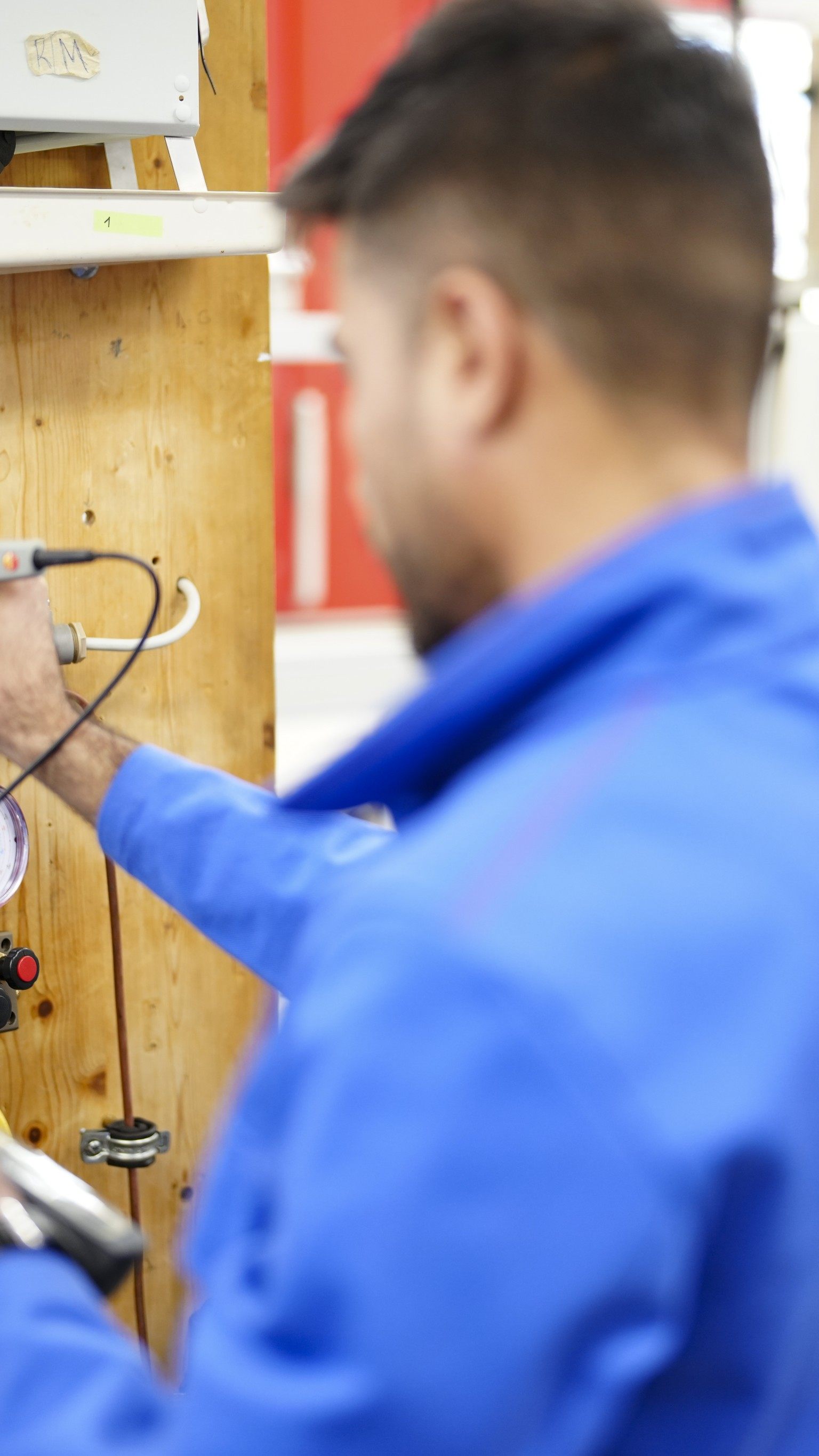 Migranten sind hochmotiviert aber mit Hürden beim Job konfrontiert.