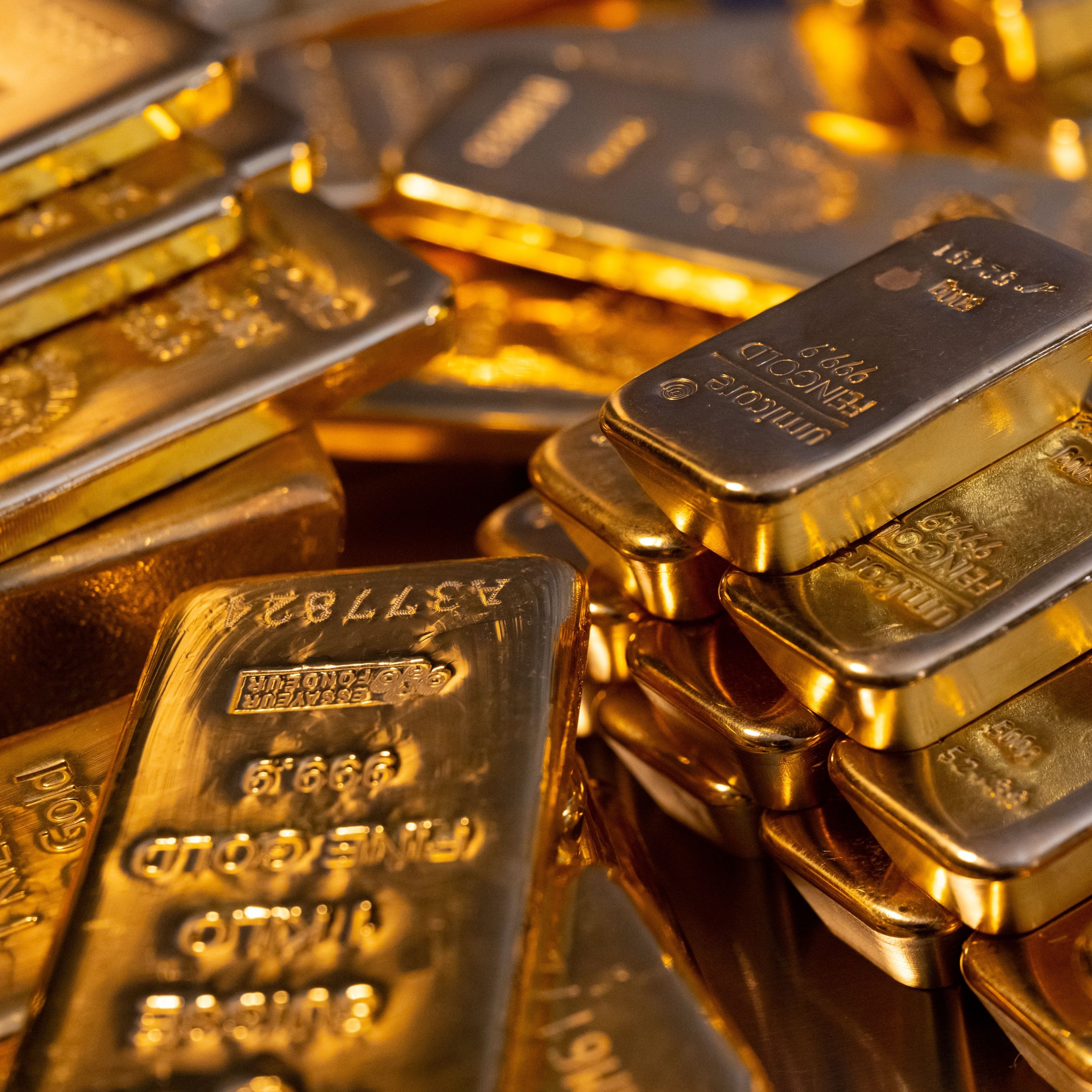 Goldbarren in verschiedenen Größen beim Edelmetallhändler Pro Aurum.