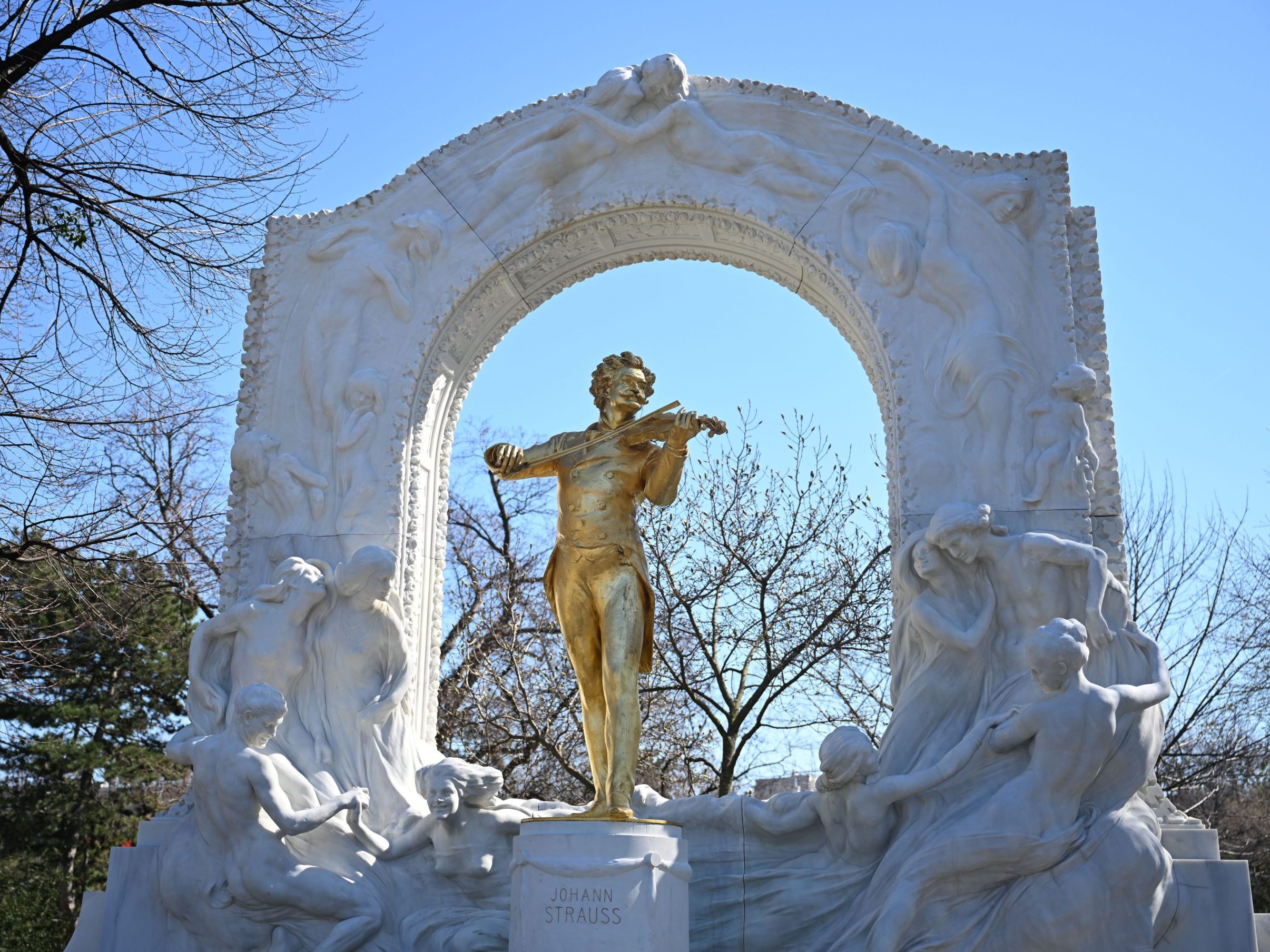 -quot-9-Pl-tze-9-Sch-tze-quot-Stadtpark-f-r-Wien-im-Rennen-um-den-Sieg-2025