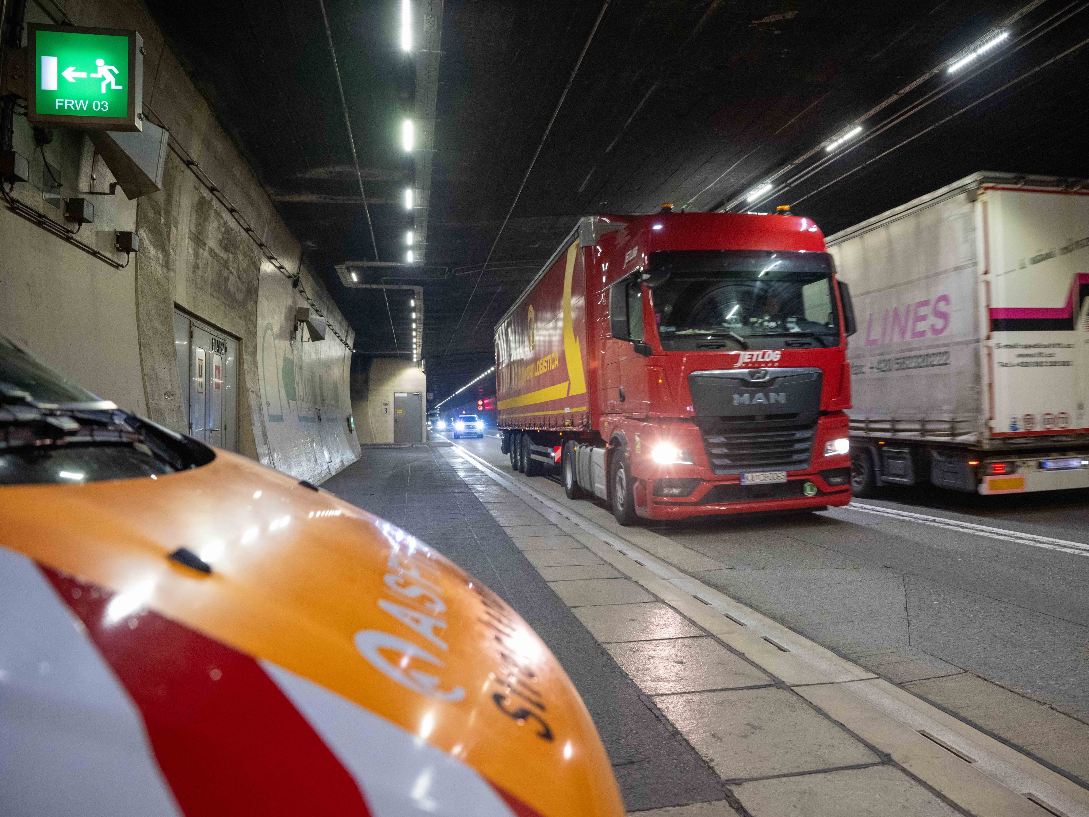 Der Arlberg-Straßentunnel ist wegen einer Großübung am Samstag gesperrt. Der Arlberg-Straßentunnel ist wegen einer Großübung am Samstag gesperrt.