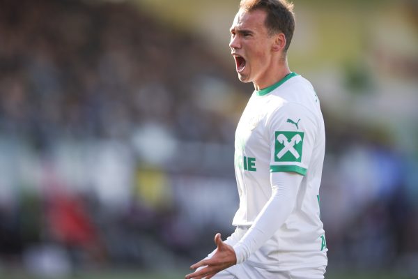 ABD0167_20251026 – RIED – STERREICH: Torschtze Nikolaus Wurmbrand Jubelt ber sein Tor zum 1:0 (Rapid) am Sonntag, 26. Oktober 2025, whrend der Admiral Bundesliga-Begegnung, Grunddurchgang, 11. Runde, zwischen SV Oberbank Ried und SK Rapid Wien in Ried. – FOTO: APA/EXPA/UWE WINTER