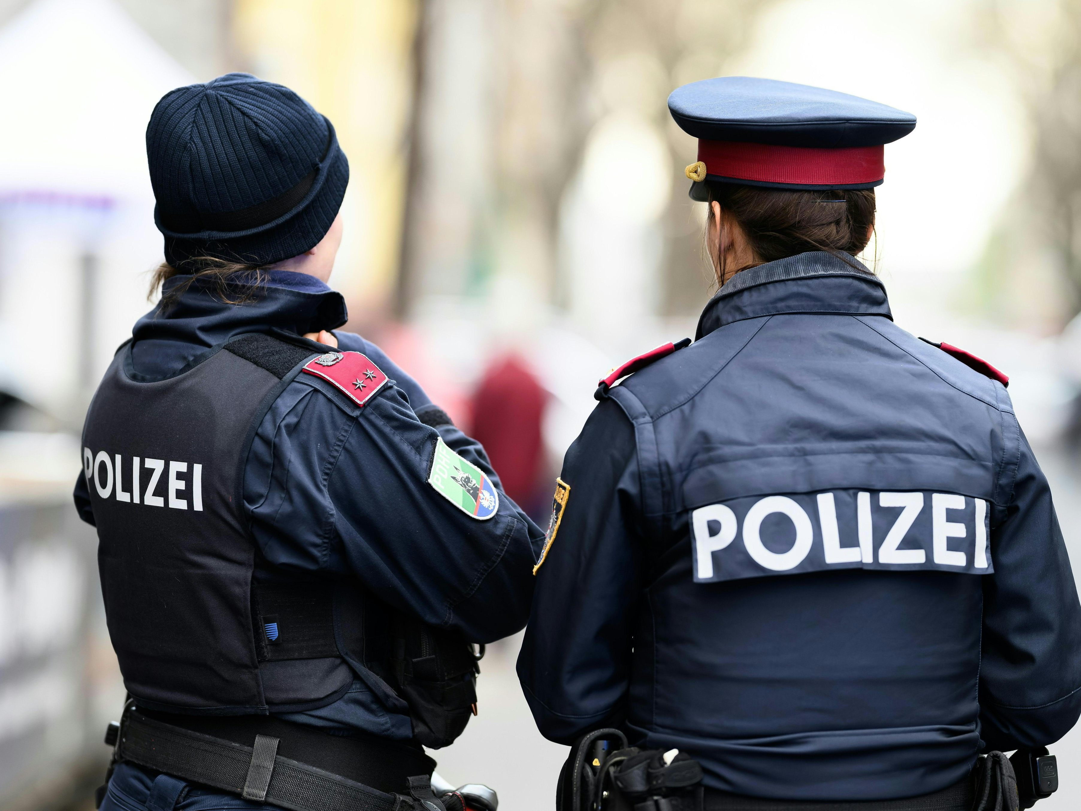 Die Polizei bittet um Hinweise.