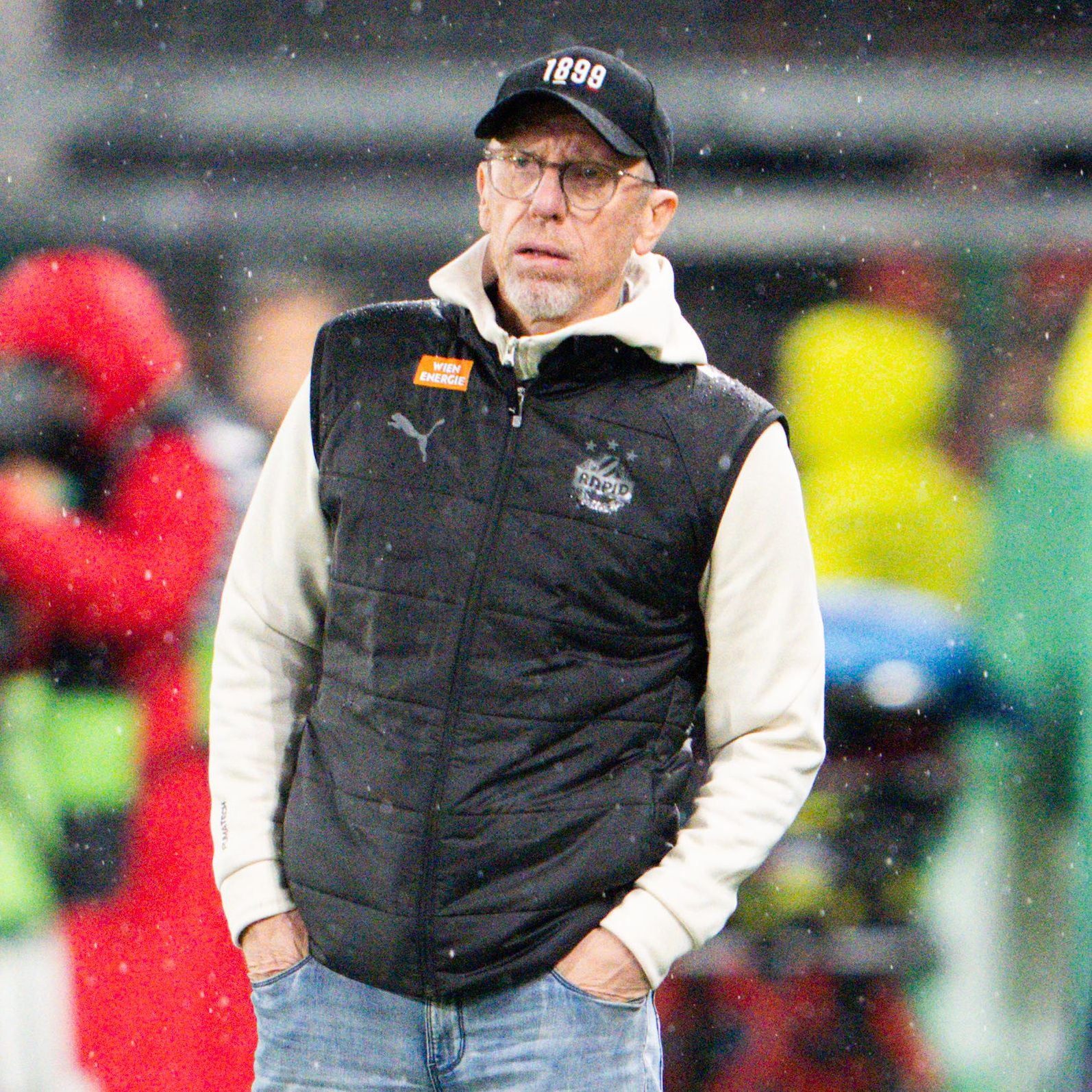 Stöger grübelt über die Krise von Rapid Wien.