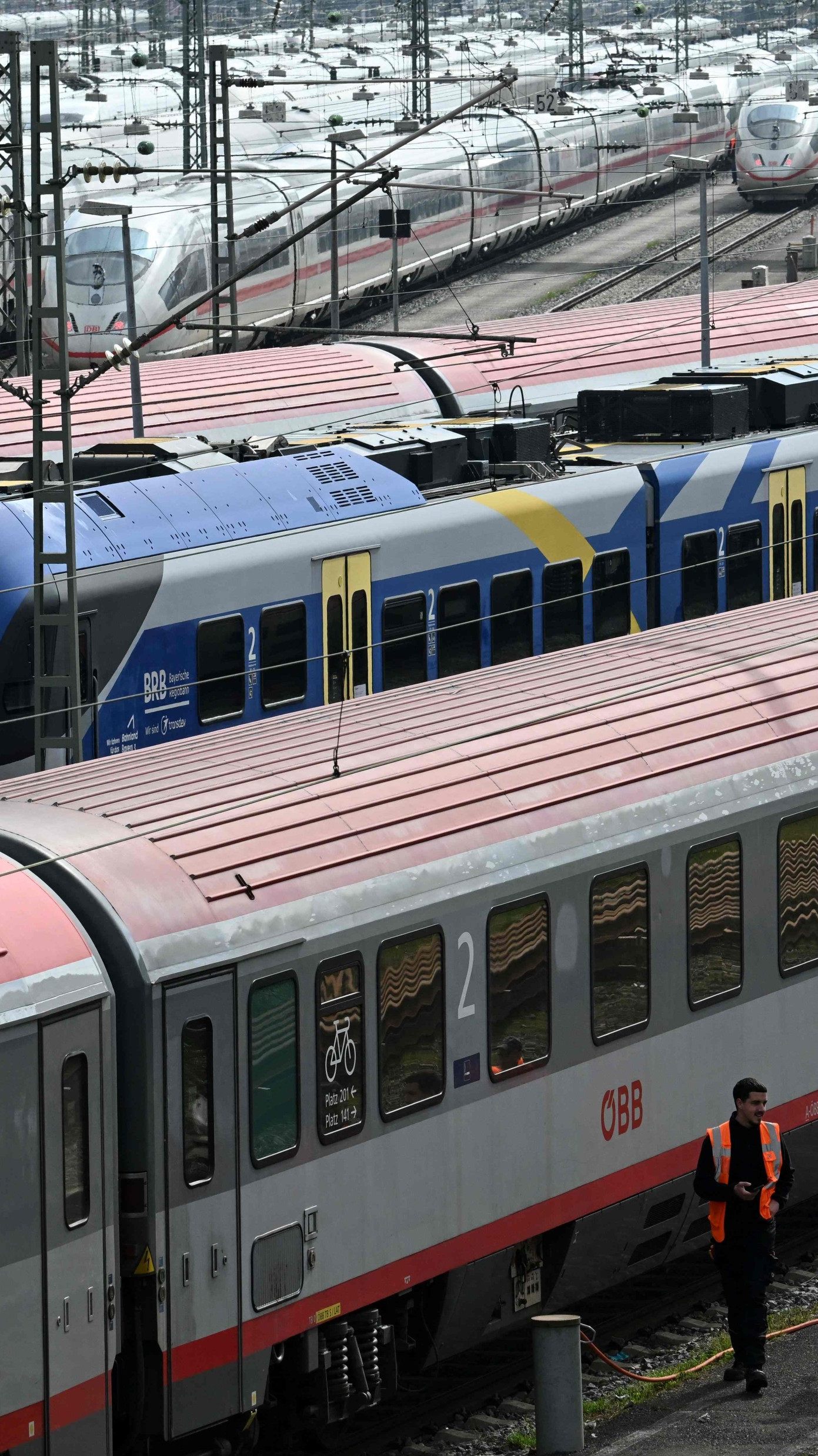 Die Sozialpartner haben sich auf einen neuen Kollektivvertrag für die 55.000 Beschäftigten bei den österreichischen Eisenbahnen verständigt.