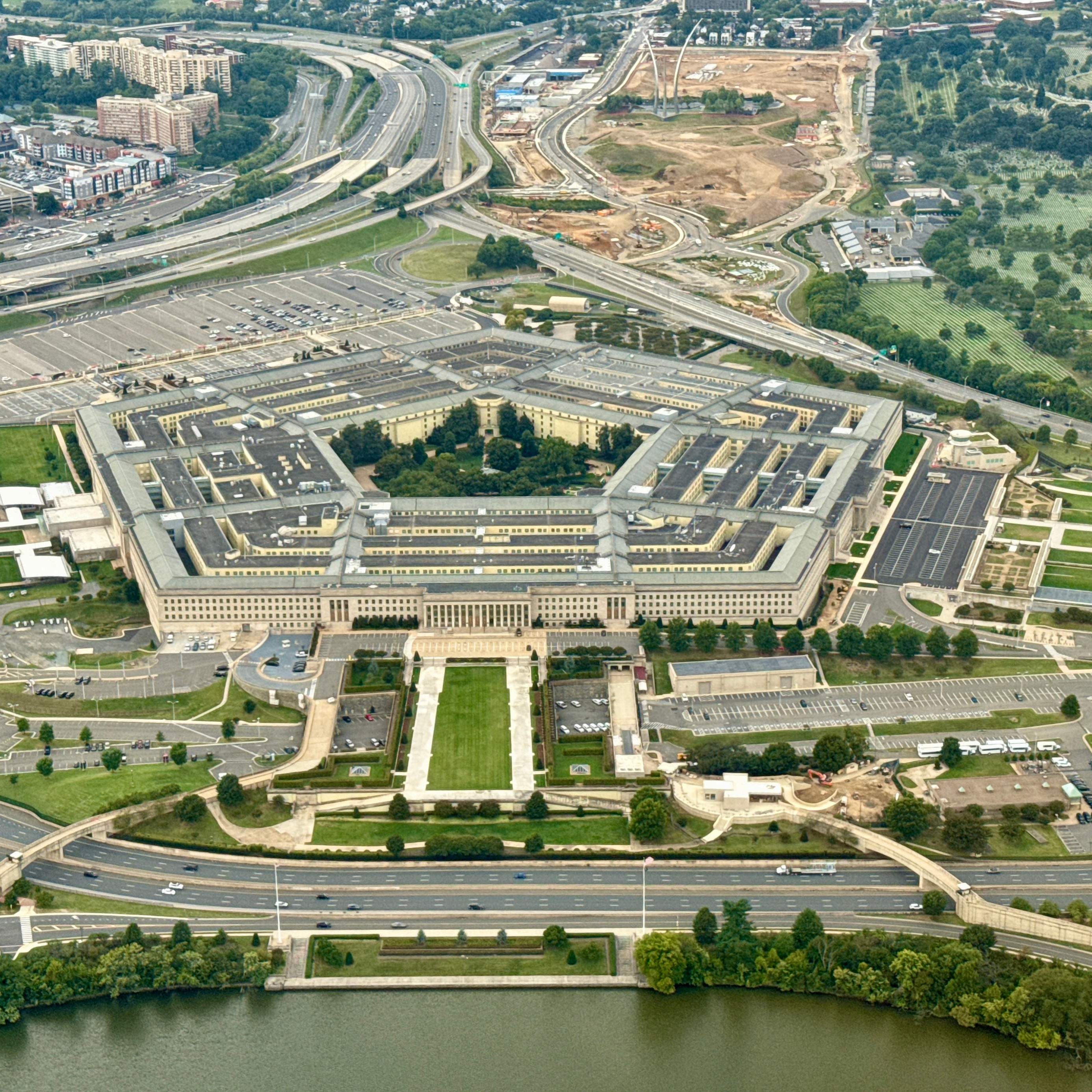 Das Pentagon hat die Annahme einer anonymen Millionenspende bestätigt, die zur Bezahlung von Soldaten während der andauernden Haushaltsblockade beitragen soll.