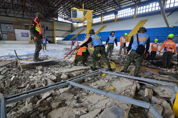 TOPSHOT-PHILIPPINES-QUAKE