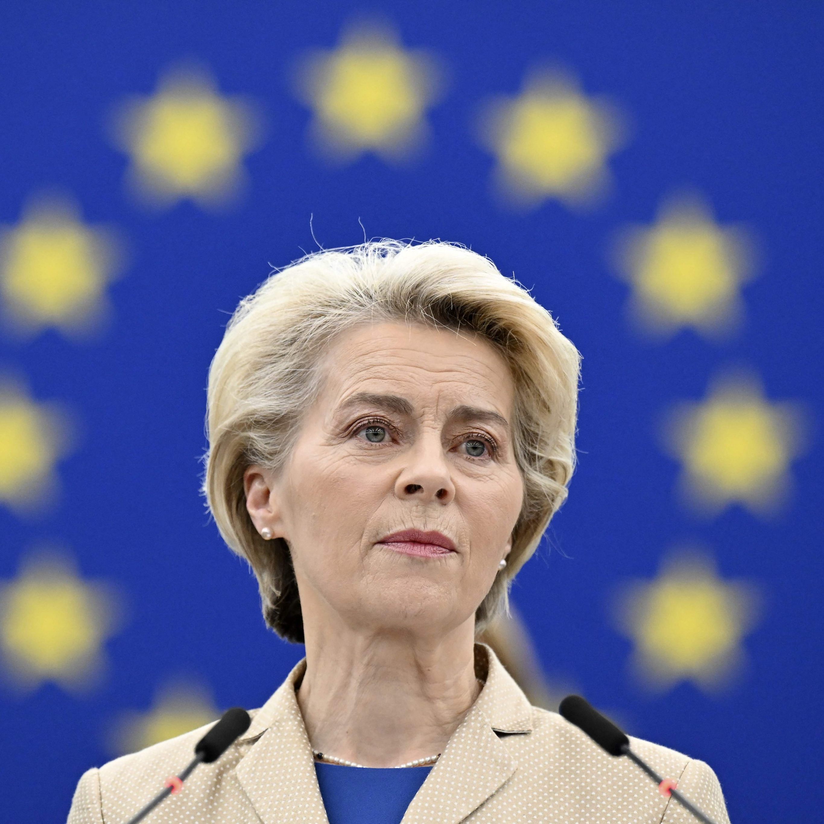 EU-Abgeordnete lehnen zwei Anträge gegen Kommissionspräsidentin ab – Kritik an ihrer Amtsführung bleibt dennoch laut