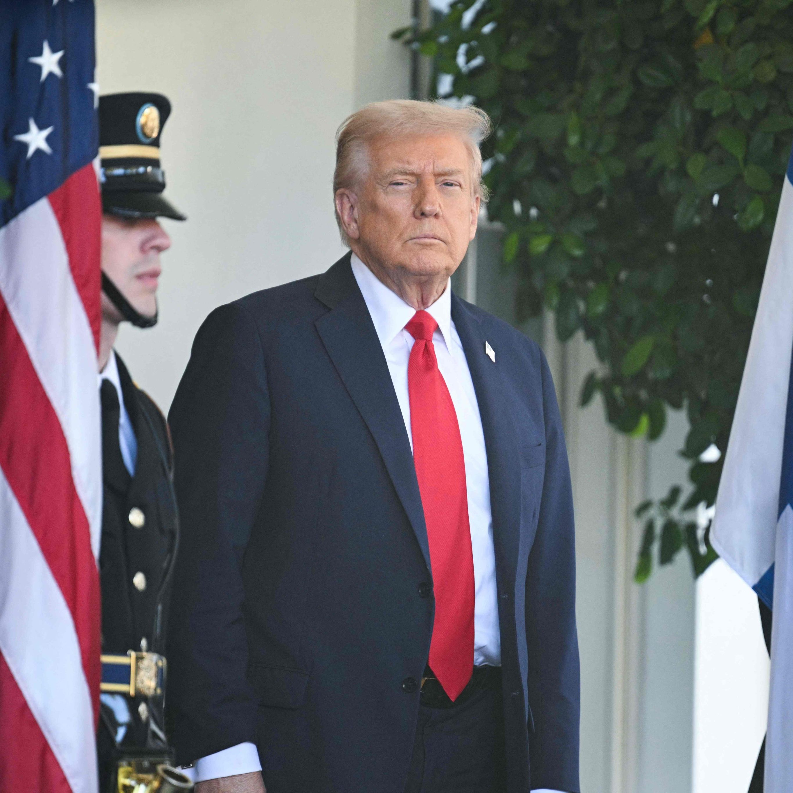 US-Präsident Donald Trump wird beim Nahost-Gipfel in Sharm el-Sheikh mit internationalen Partnern über die Umsetzung des Gaza-Friedensplans beraten.