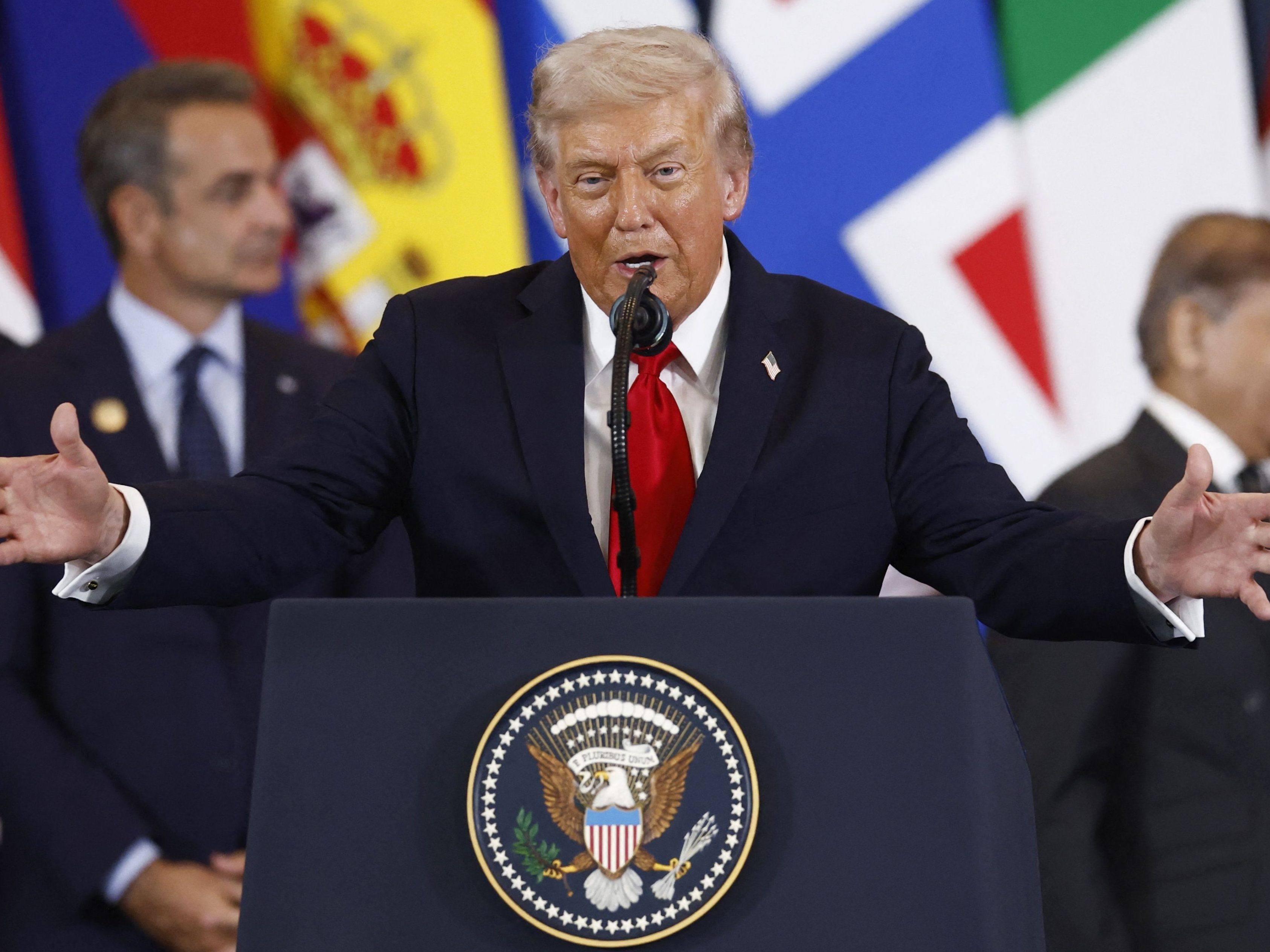 Trump: Gaza-Abkommen ist "ein unglaublicher Triumph". Trump: Gaza-Abkommen ist "ein unglaublicher Triumph".