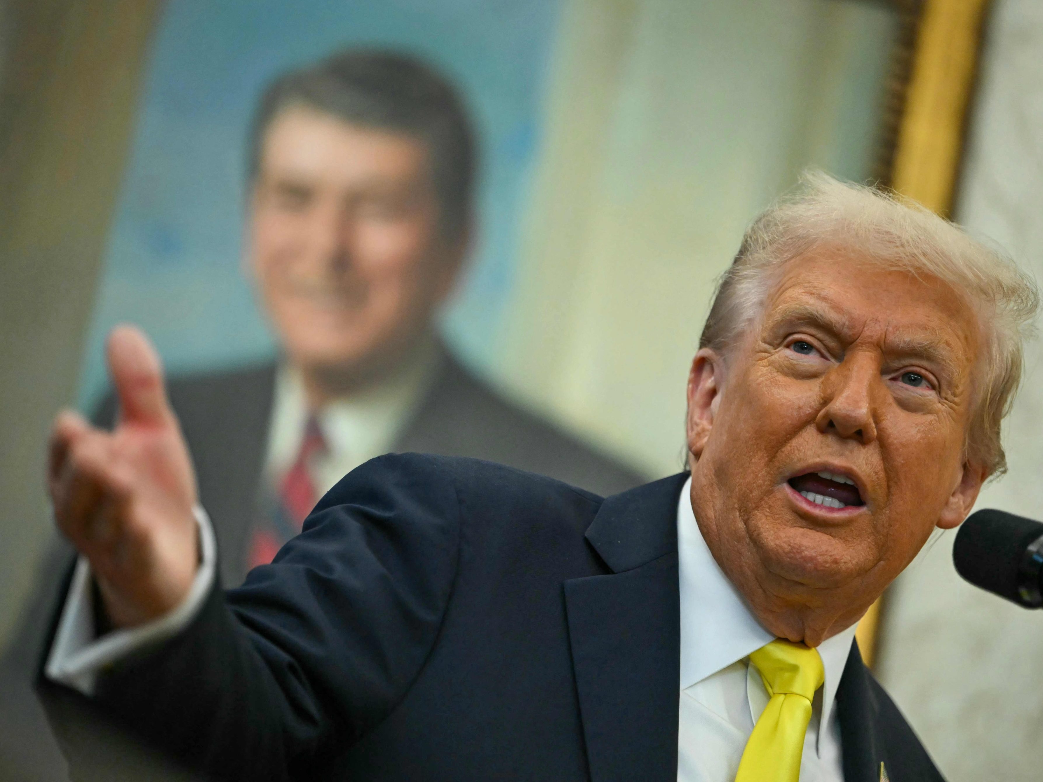 Donald Trump droht der Hamas mit der Fortsetzung des Krieges, sollten nicht alle Geisel-Leichen nach Israel überführt werden. Donald Trump droht der Hamas mit der Fortsetzung des Krieges, sollten nicht alle Geisel-Leichen nach Israel überführt werden.