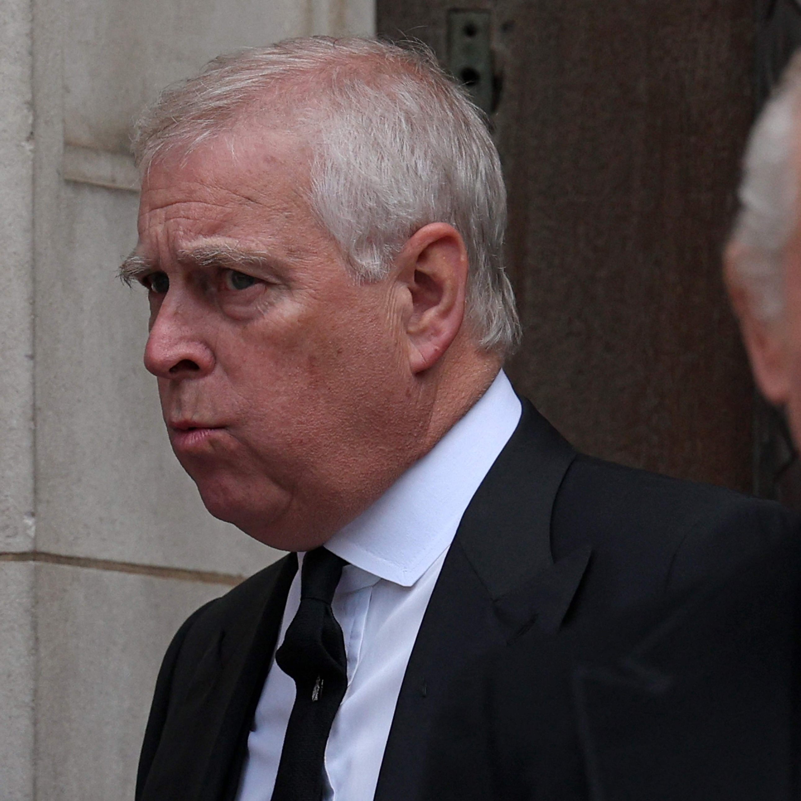 Prinz Andrew muss alle Titel abgeben.