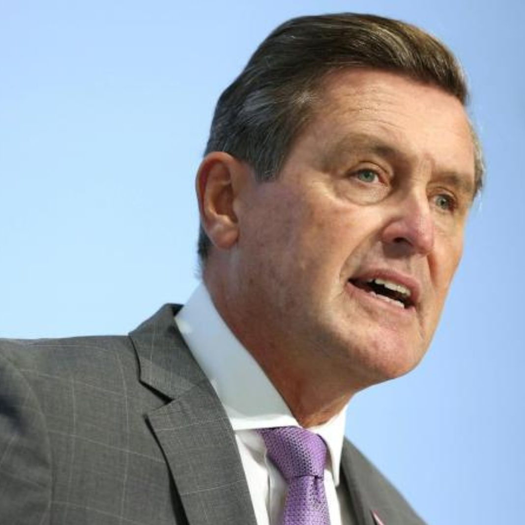 Hanke lehnt die Streichung der Flugabgabe ab.