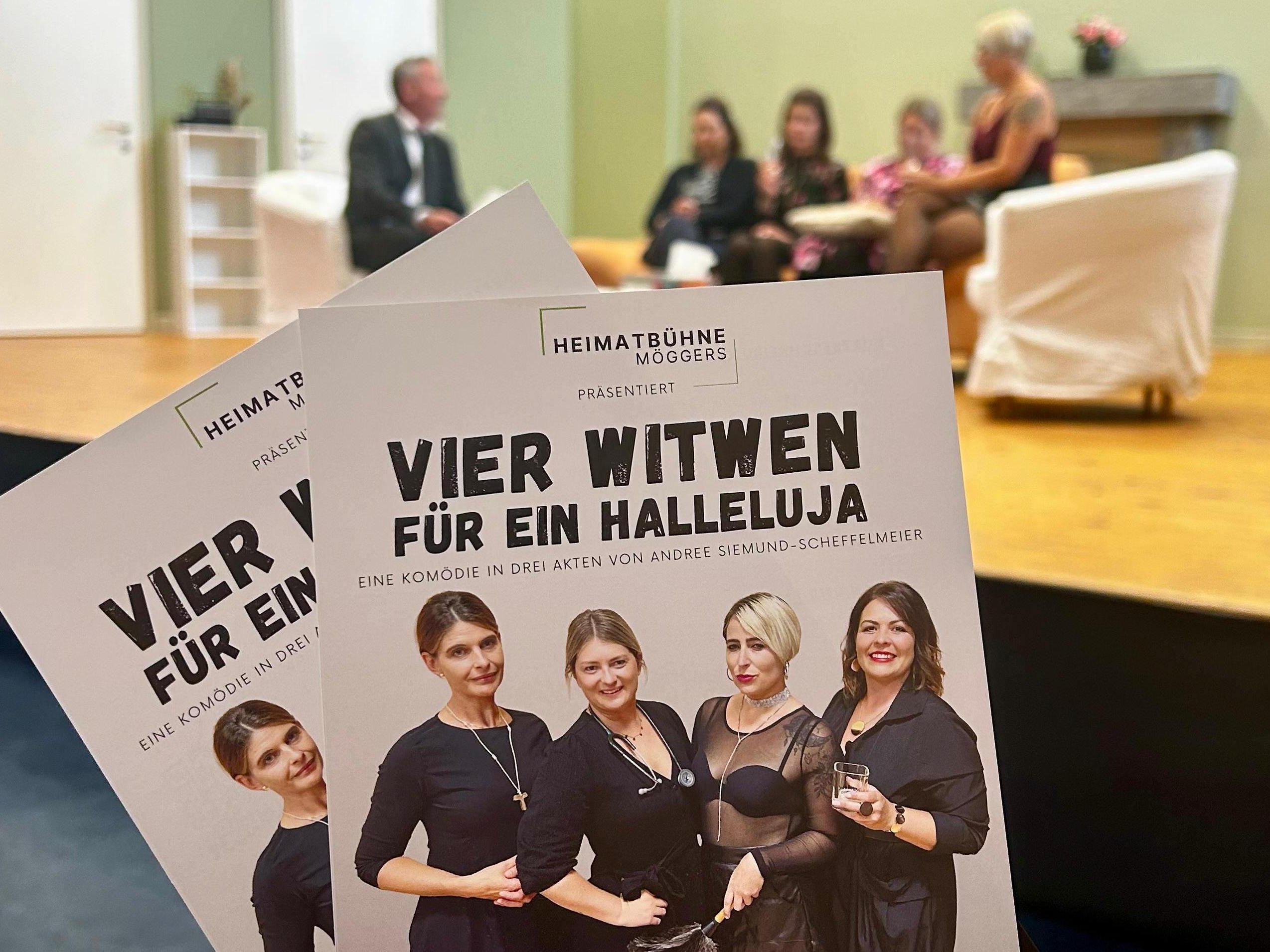 Herzlich willkommen bei der Heimatbühne Möggers: Premiere der Komödie „Vier Witwen für ein Halleluja“ am Samstag, dem 25. Oktober, um 20 Uhr auf der Heimatbühne Möggers mitten im Dorfzentrum. Herzlich willkommen bei der Heimatbühne Möggers: Premiere der Komödie „Vier Witwen für ein Halleluja“ am Samstag, dem 25. Oktober, um 20 Uhr auf der Heimatbühne Möggers mitten im Dorfzentrum.