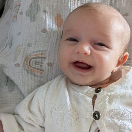 Die gesamte Redaktion von VOL.AT gratuliert herzlich zur Geburt von Clara Maria. Wir wünschen der Familie viele unvergessliche Momente voller Liebe und Freude mit ihrem kleinen Sommerwunder.