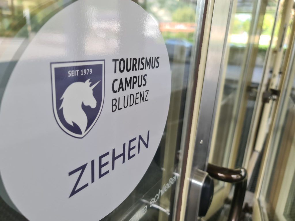 Schulstart-im-neuen-Tourismus-Campus-Bludenz