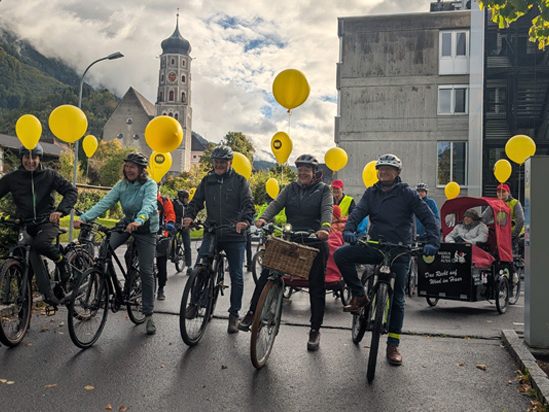 Rund 50 Teilnehmer*innen nahmen an der Fahrradparade teil.