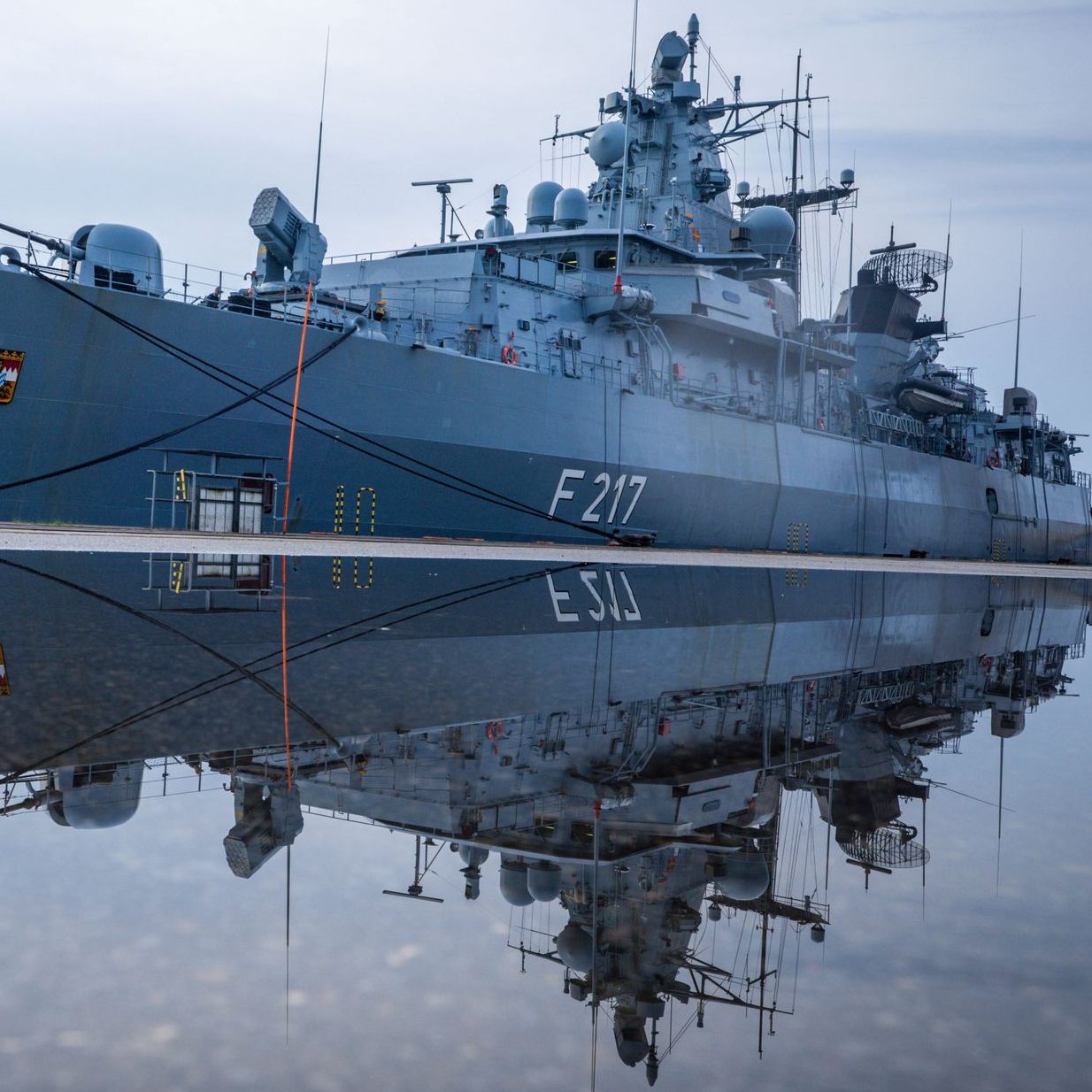 Die NATO (im Bild: die deutsche Fregatte "Bayern") zeigt in der Ostsee vermehrte Präsenz.