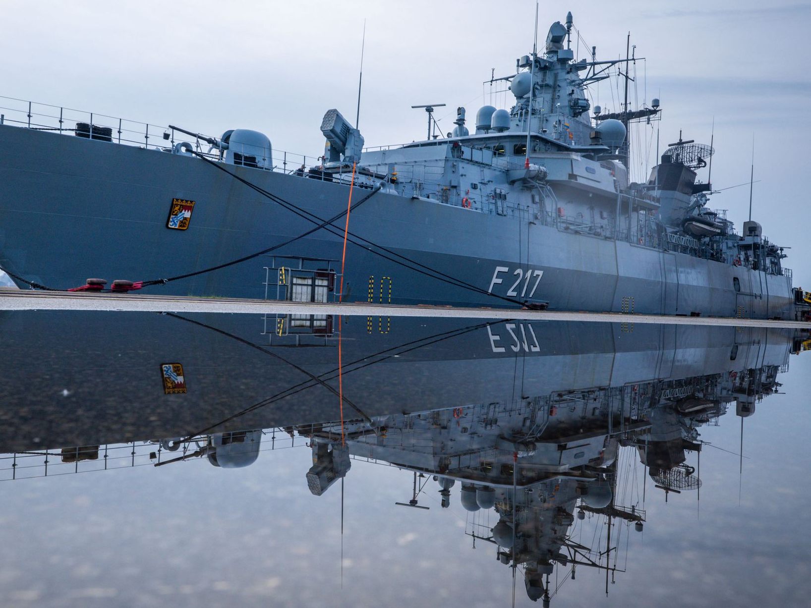 Die NATO (im Bild: die deutsche Fregatte "Bayern") zeigt in der Ostsee vermehrte Präsenz.