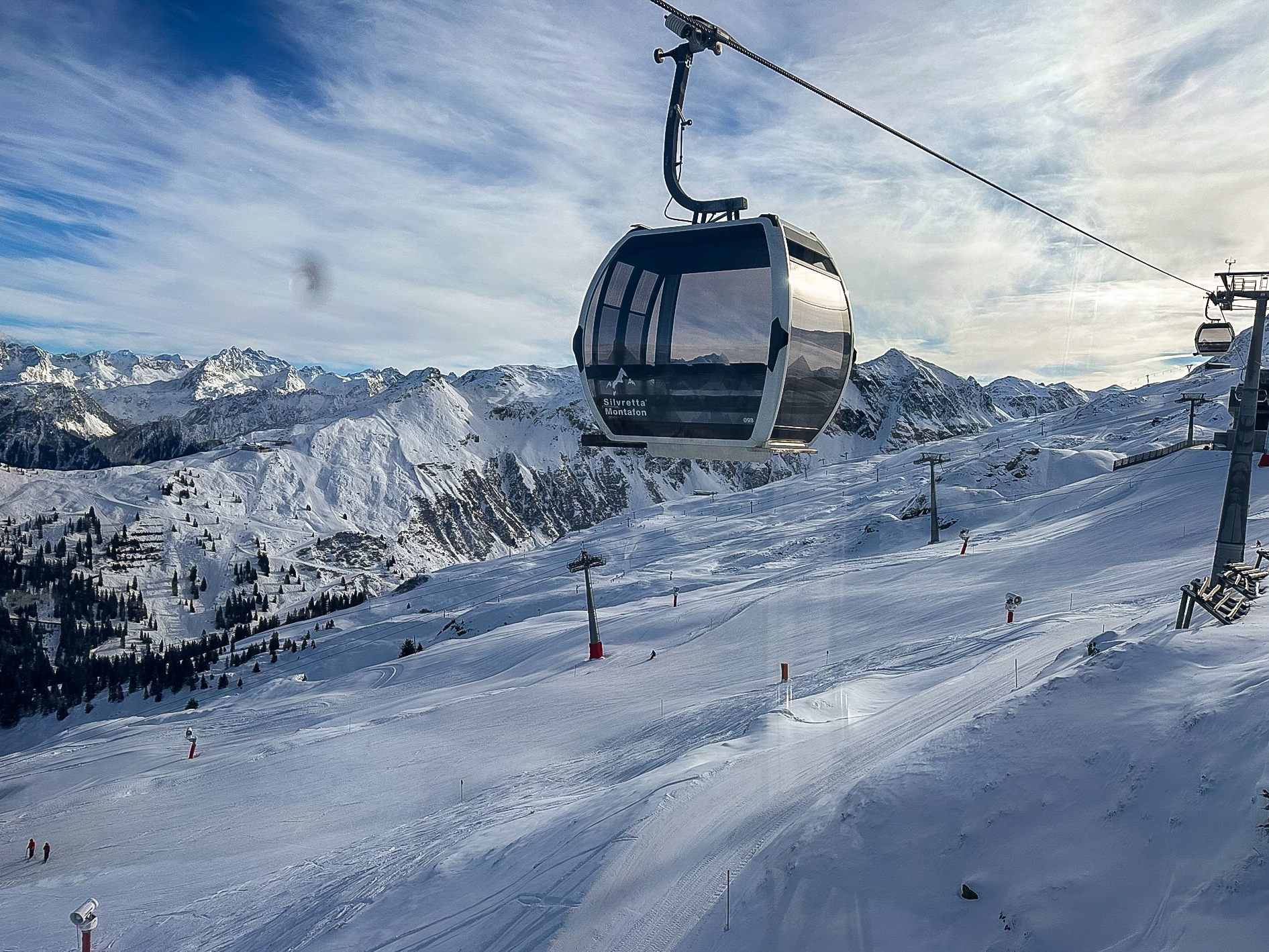 Noch einen Monat bis zum Start in die neue Skisaison. Noch einen Monat bis zum Start in die neue Skisaison.