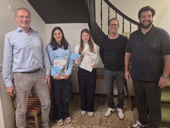 Jahreshauptversammlung v.l.n.r.: Obmann Thomas Lins, Miriam Larcher, Lara Mathes, Vize-Obmann Stefan Kert, Stadtrat Cenk Dogan