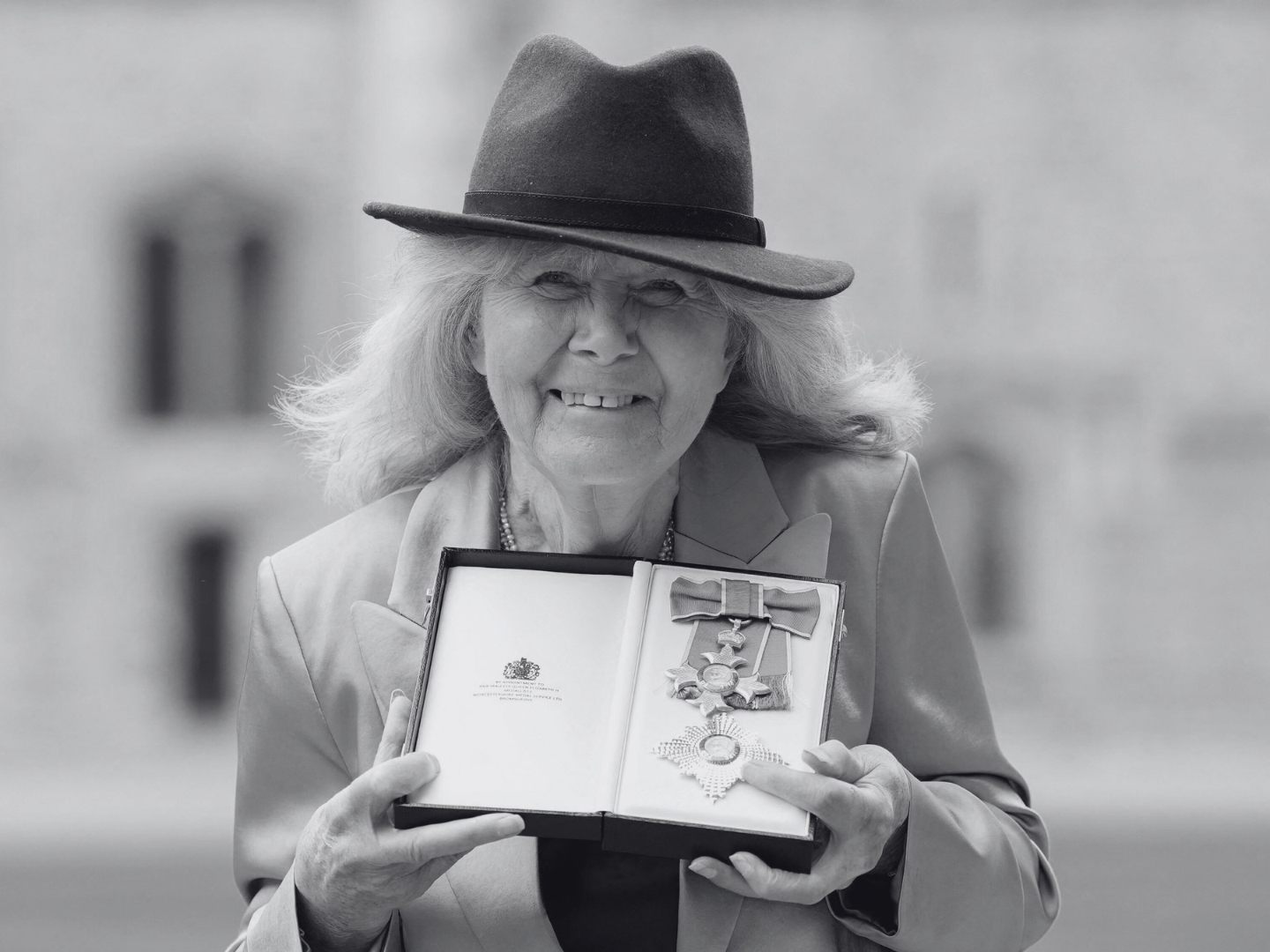 Britische-Bestsellerautorin-Jilly-Cooper-im-Alter-von-88-Jahren-verstorben
