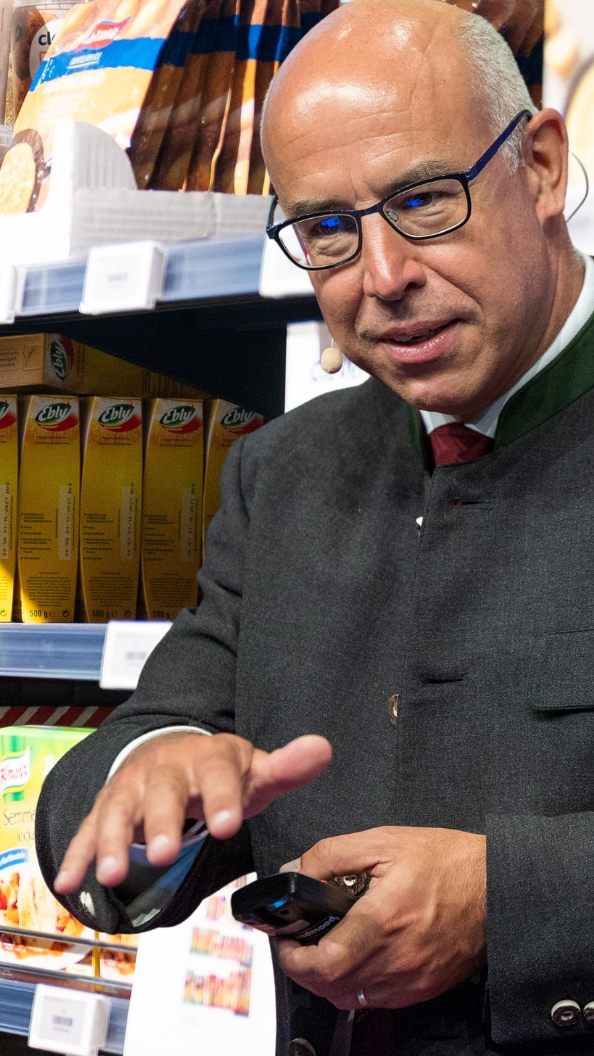 Wifo-Chef Gabriel Felbermayr (r.) hält eine Mehrwertsteuersenkung auf Grundnahrungsmitteln für möglich.