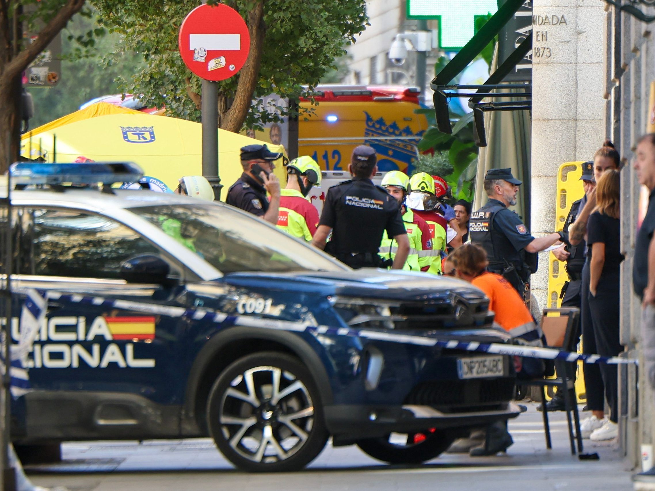 Vier Menschen bei Gebäudeeinsturz ums Leben gekommen.