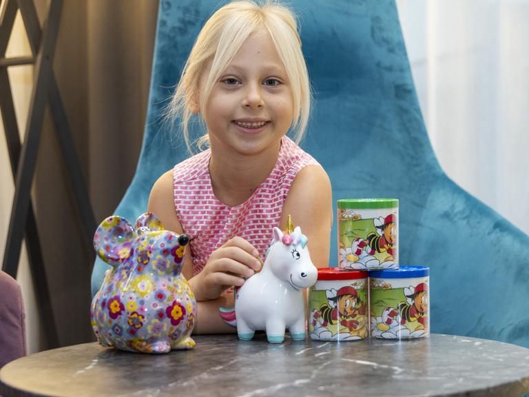 Weltspartag-auch-nach-100-Jahren-attraktiv-Finanzbildung-Party-und-Gschenkle