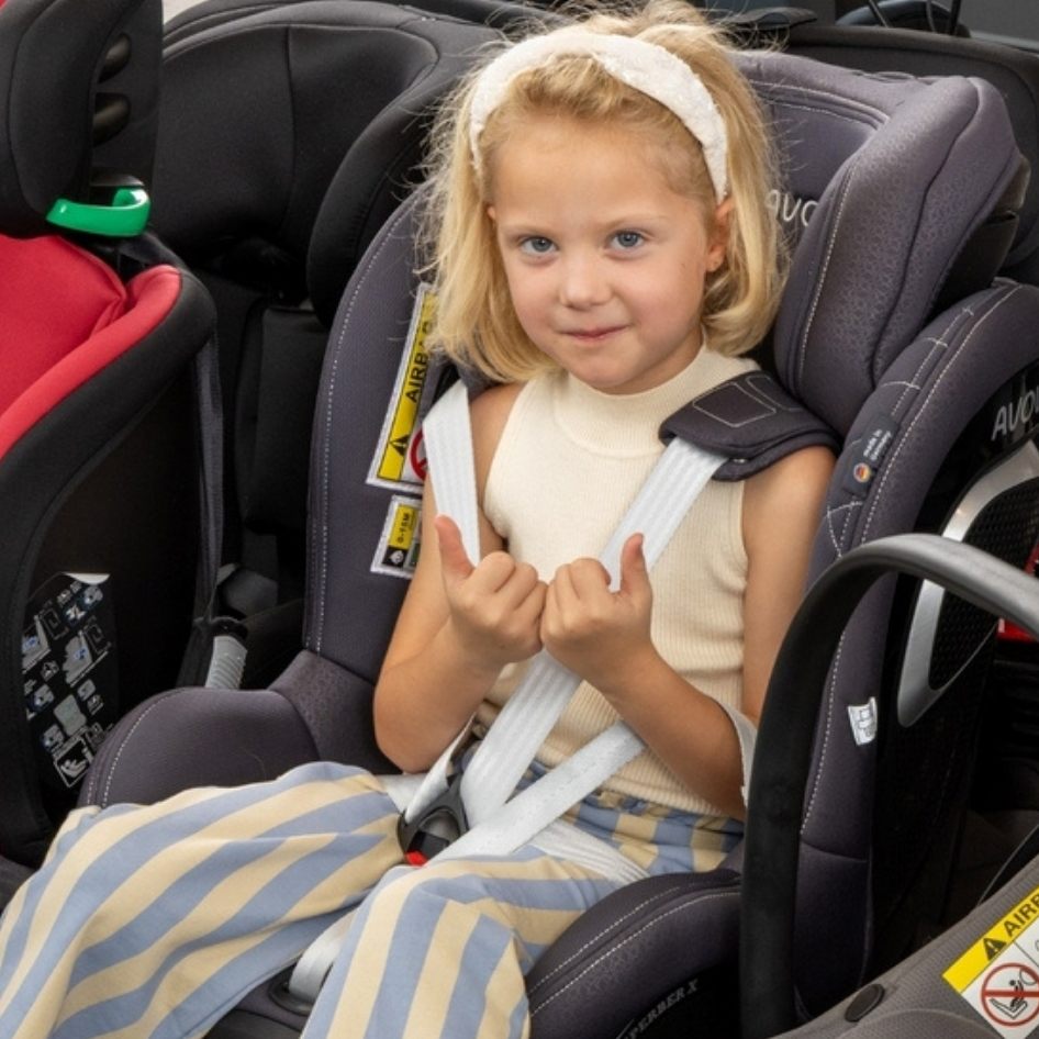 Fünf Autokindersitze waren "gut", acht "befriedigend" und drei "nicht genügend".