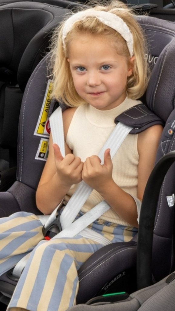 Fünf Autokindersitze waren "gut", acht "befriedigend" und drei "nicht genügend".