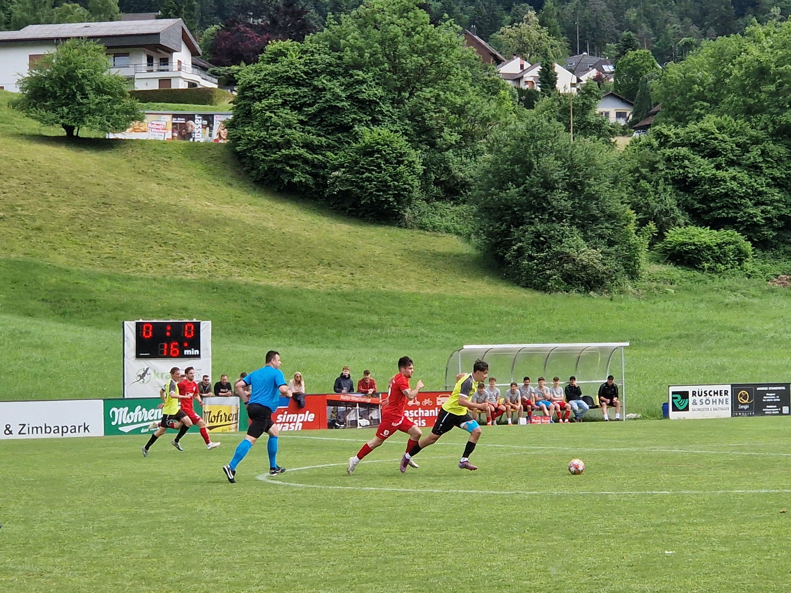 Heimspiel-Spektakel-beim-SC-Tisis-Fu-ballfest-mit-Fanpower-und-Feinkost