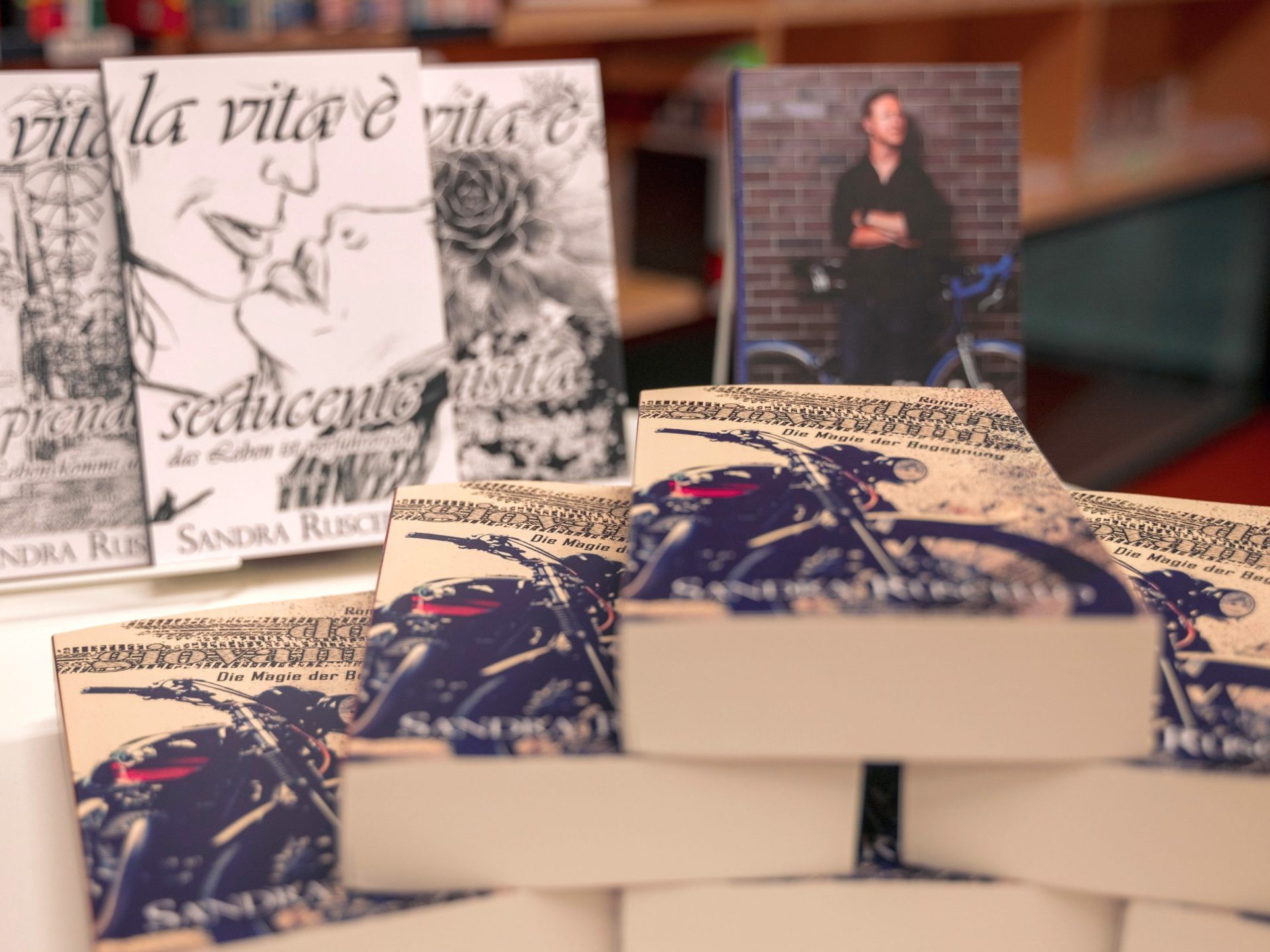Die nächste Ausstellung im WOW-Kasten ist der Schriftstellerin aus Weiler gewidmet. Die nächste Ausstellung im WOW-Kasten ist der Schriftstellerin aus Weiler gewidmet.