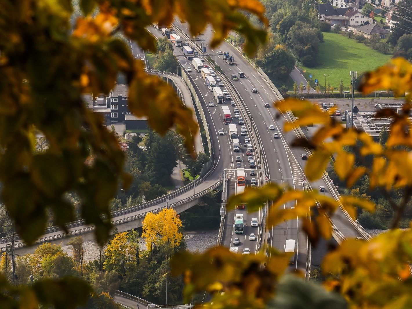 Der Stau löst sich langsam auf. Der Stau löst sich langsam auf.