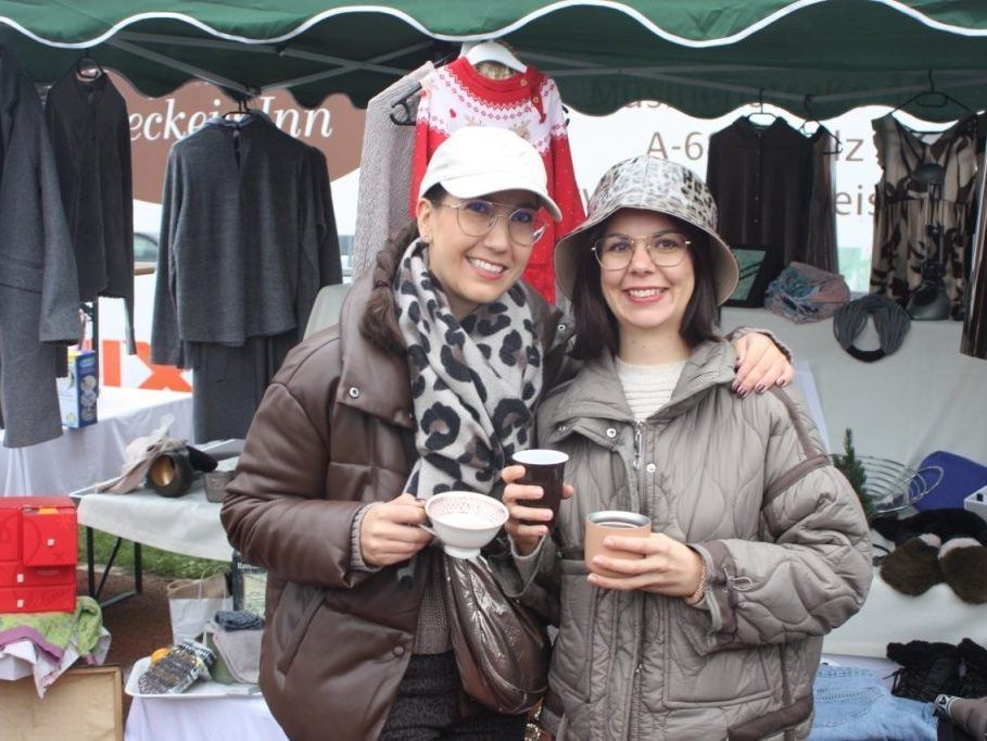 Vorderl-nder-Flohmarkt-bleibt-Publikumsmagnet-im-neuen-Ambiente