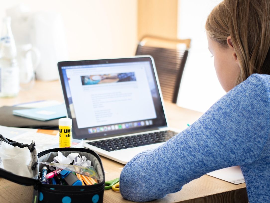 Die Digitalisierung an Schulen ist beliebt. Die Digitalisierung an Schulen ist beliebt.