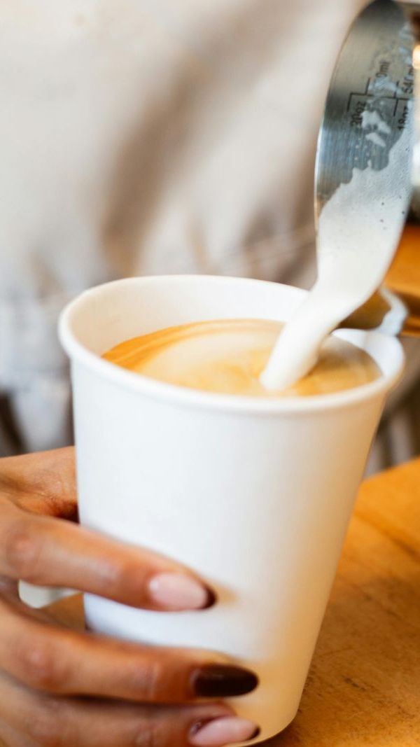 Fast-Food-Gigant Burger King setzt in ganz Österreich ab sofort auf Hafermilch statt Kuhmilch.