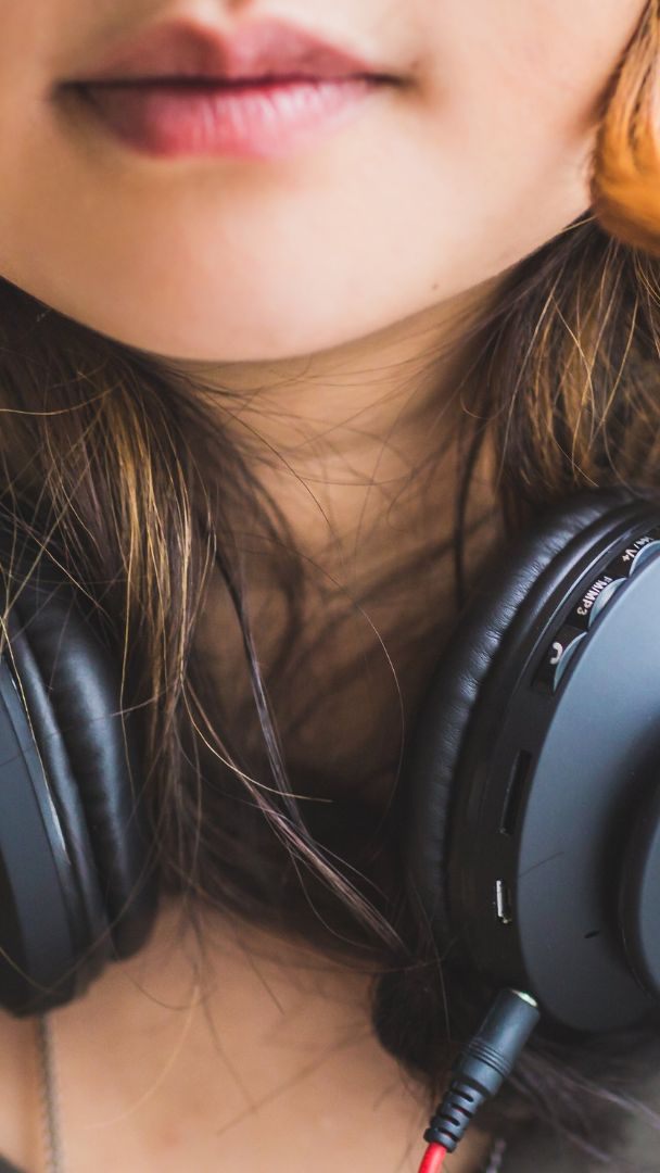 Viele in Österreich erhältliche Kopfhörer enthalten gesundheitsgefährdende Schadstoffe.