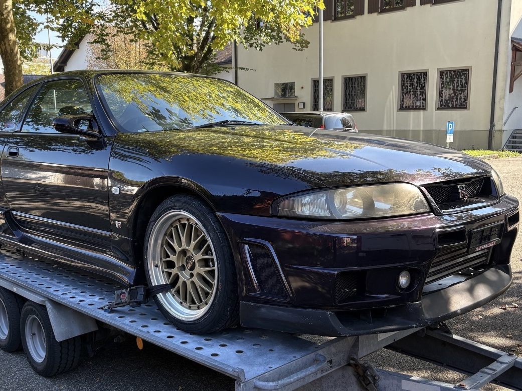 Wert: 50.000 Euro - Nissan Skyline am Zoll vorbeigeschmuggelt.