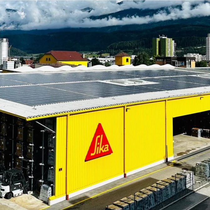 Sika muss weltweit 1.500 Stellen abbauen.