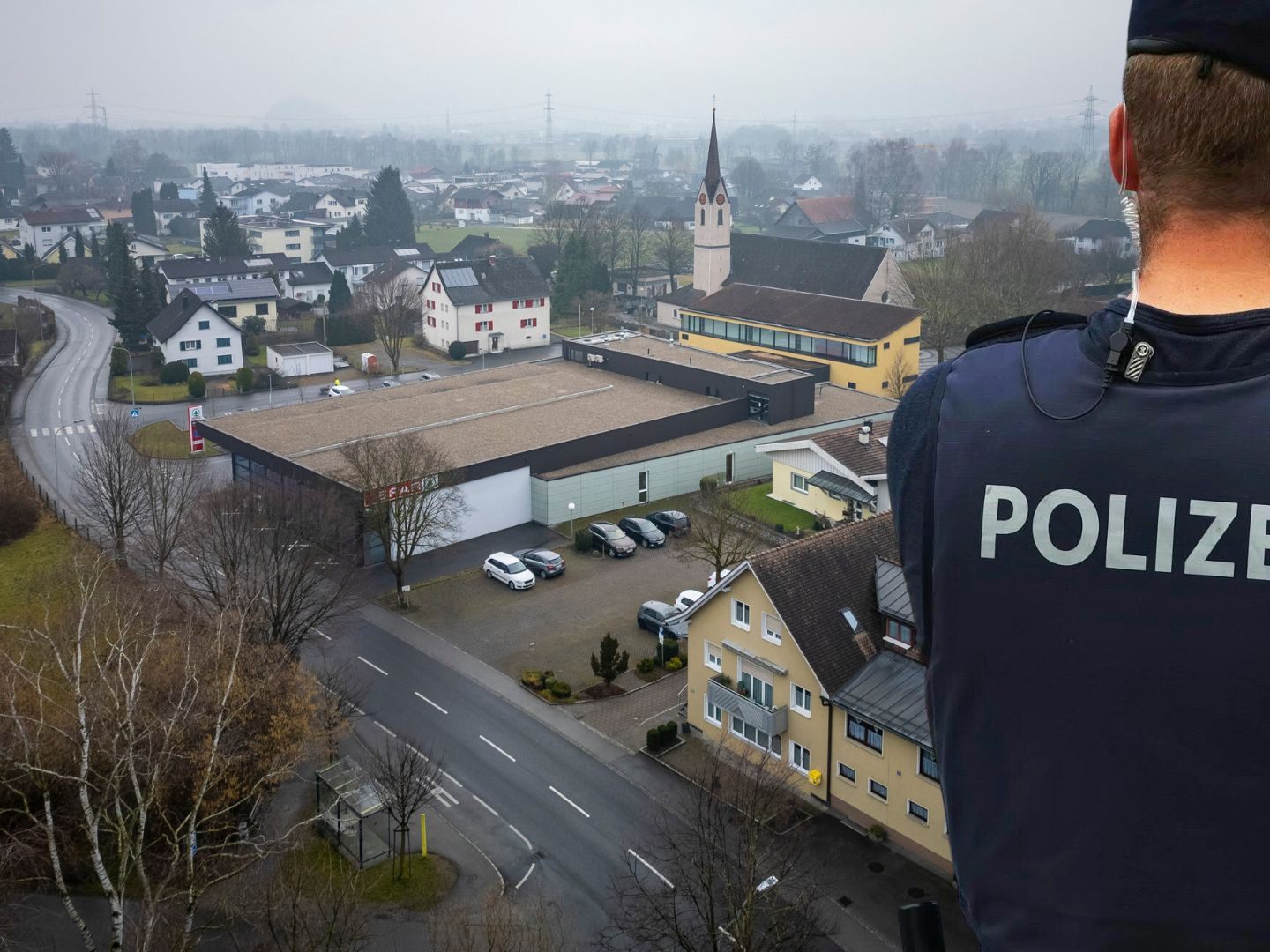 Für eine 56-jährige Frau, die in Vorarlberg ihre 78-jährige Mutter erstickt haben dürfte, ist eine vorläufige Unterbringung in einem forensisch-therapeutischen Zentrum beschlossen worden. (Symbolbild) Für eine 56-jährige Frau, die in Vorarlberg ihre 78-jährige Mutter erstickt haben dürfte, ist eine vorläufige Unterbringung in einem forensisch-therapeutischen Zentrum beschlossen worden. (Symbolbild)