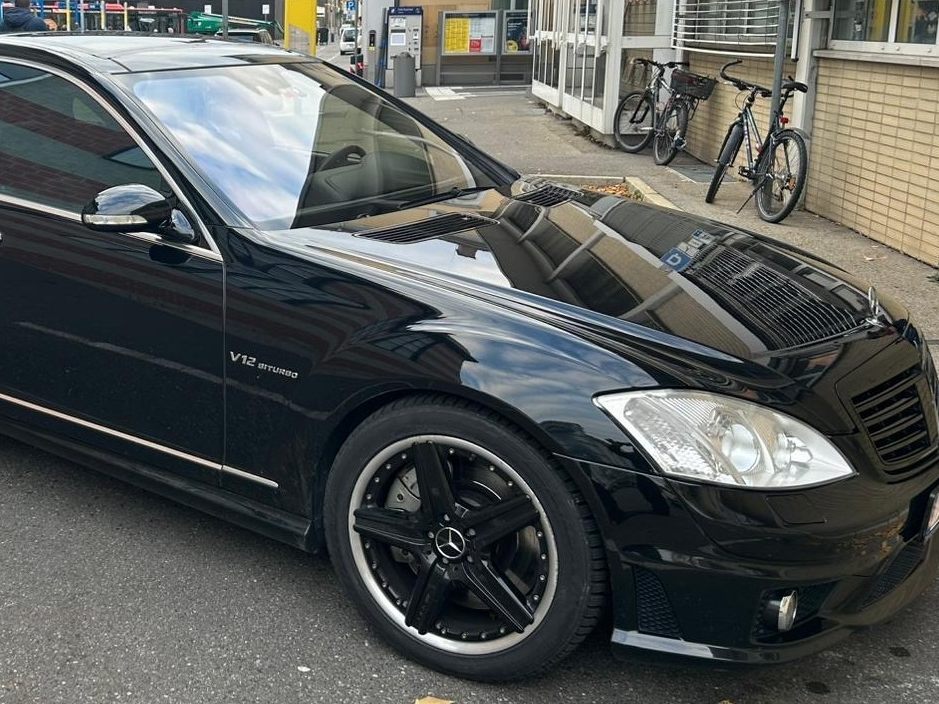 Zoll stoppt Fahrzeugschmuggler in Friedrichshafen