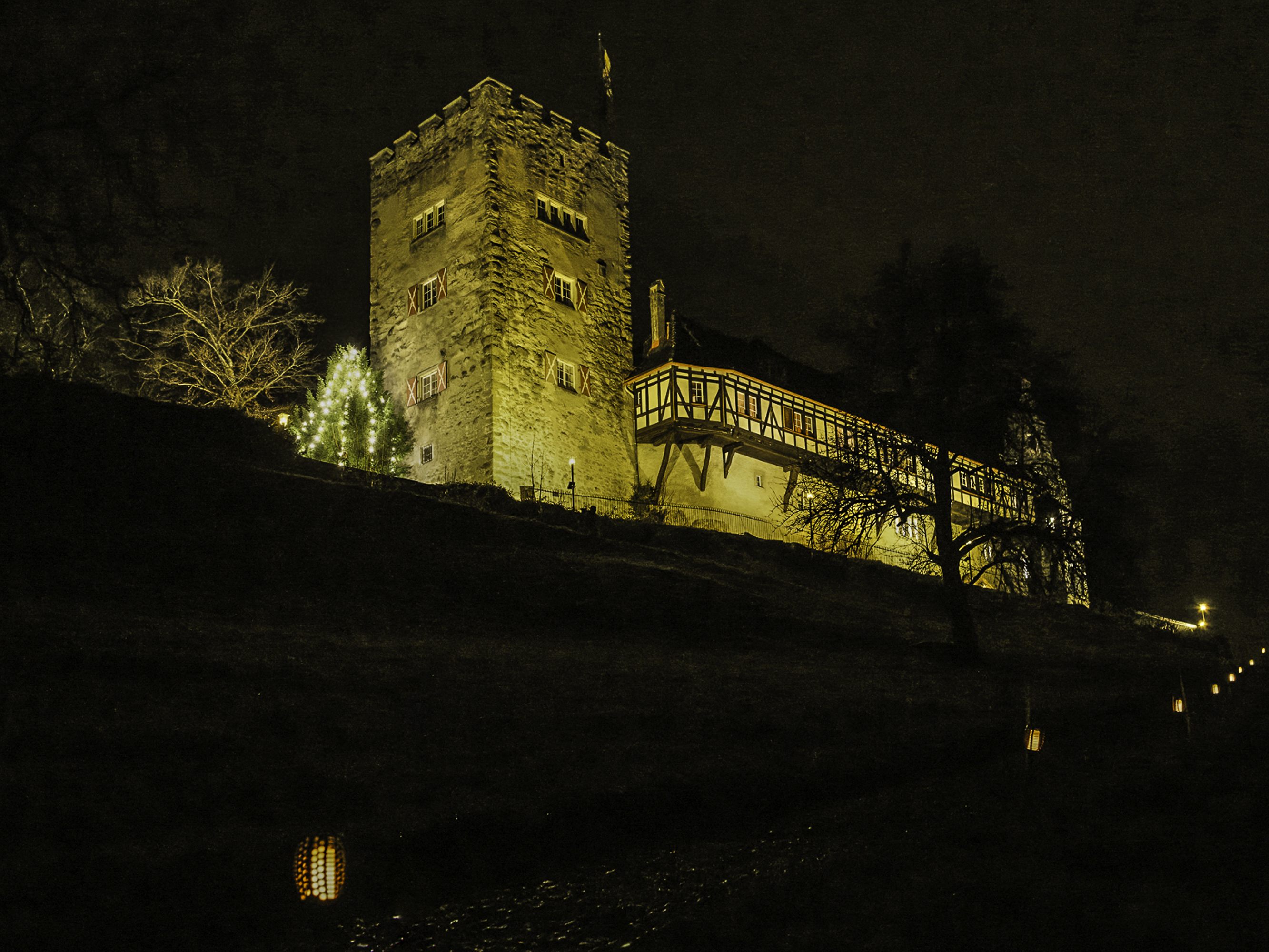 Wei-h-nachtl-auf-Schloss-Wolfurt