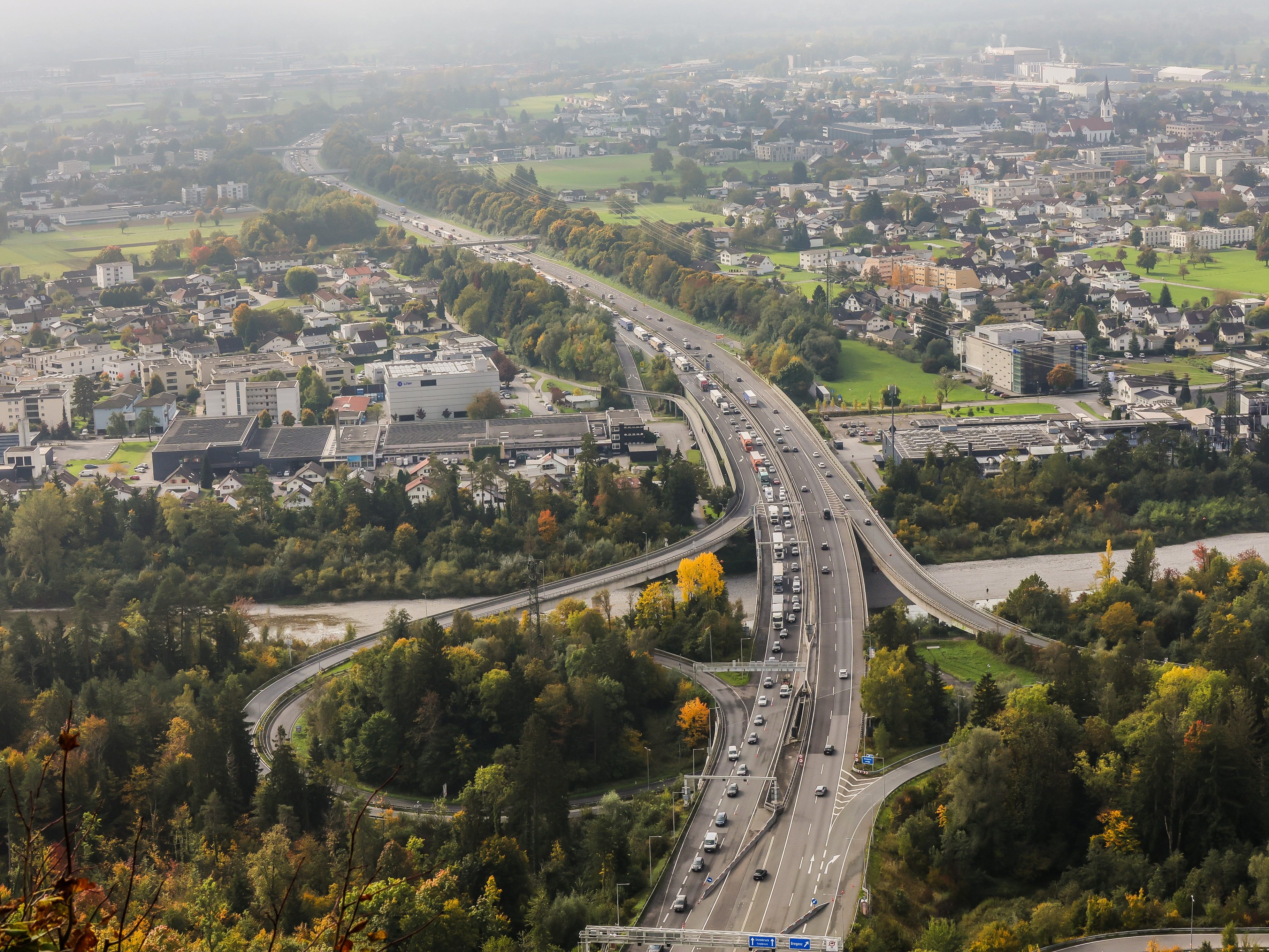 Herbstferien-Ende-in-Bayern-Stau-in-Vorarlberg-erwartet